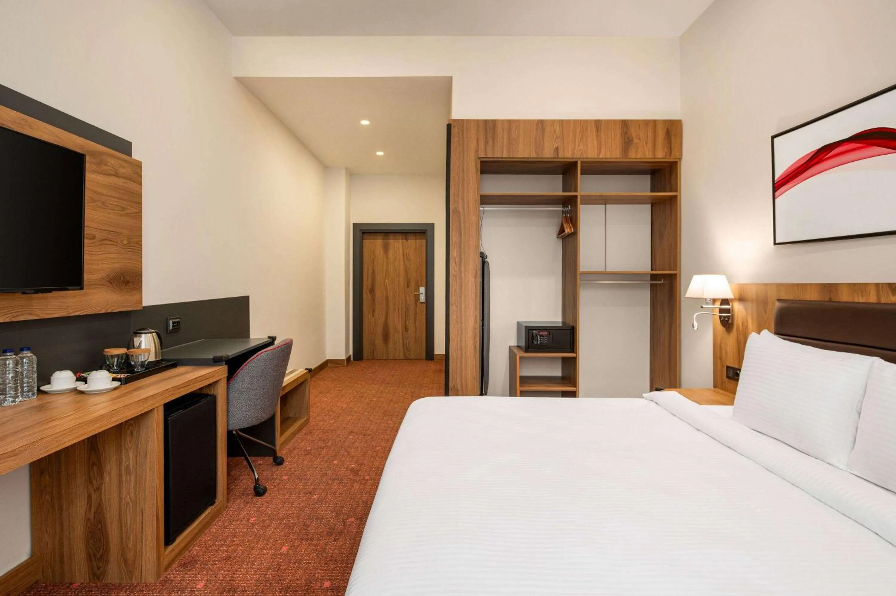 Photo of the whole room, Bed in Ramada by Wyndham Karacabey