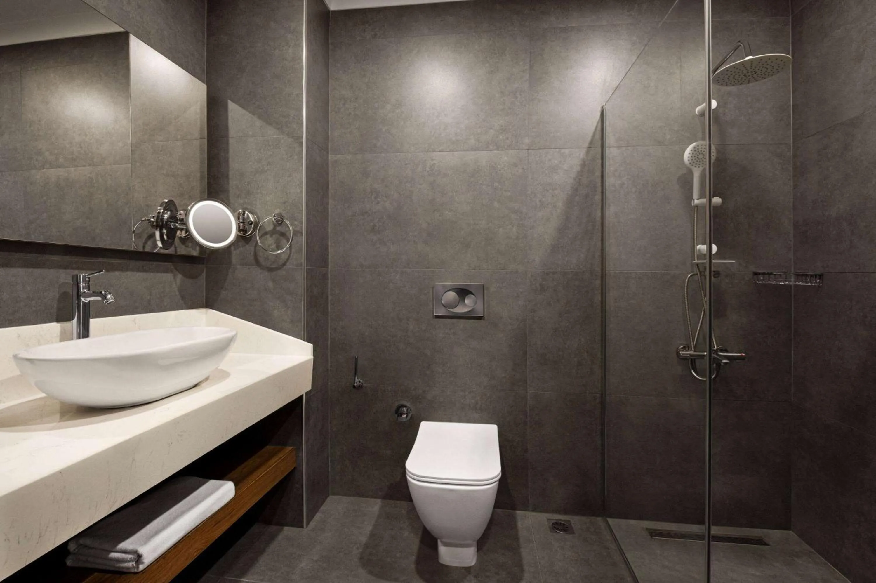 TV and multimedia in Ramada by Wyndham Karacabey