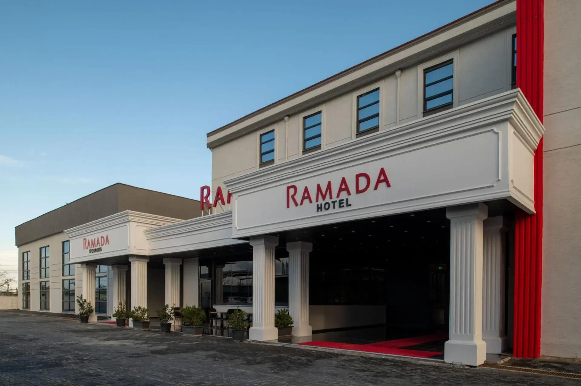 Property building in Ramada by Wyndham Karacabey Property building in Ramada by Wyndham Karacabey