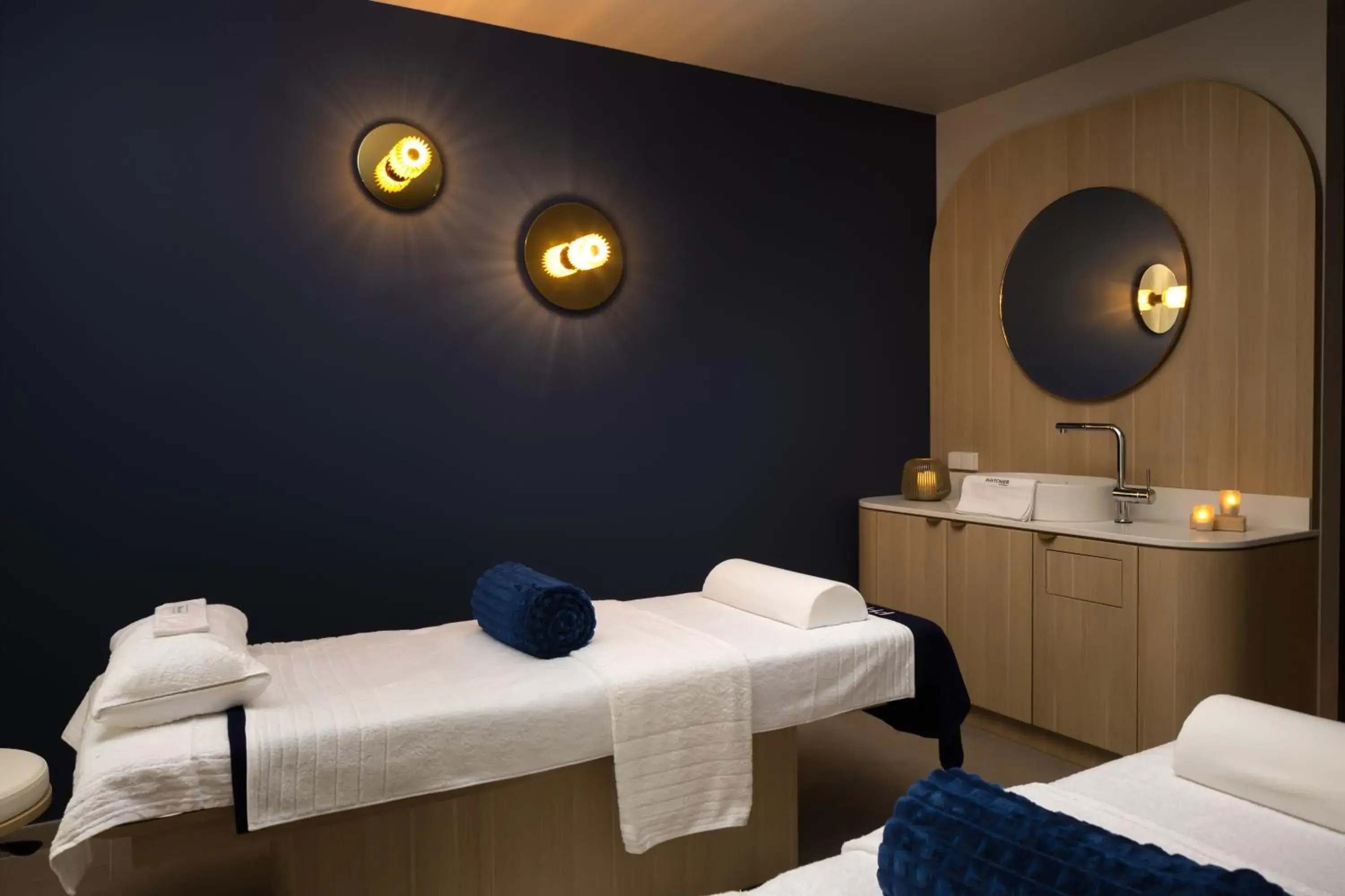 Massage, Bed in Hyatt Place Rouen Massage, Bed in Hyatt Place Rouen