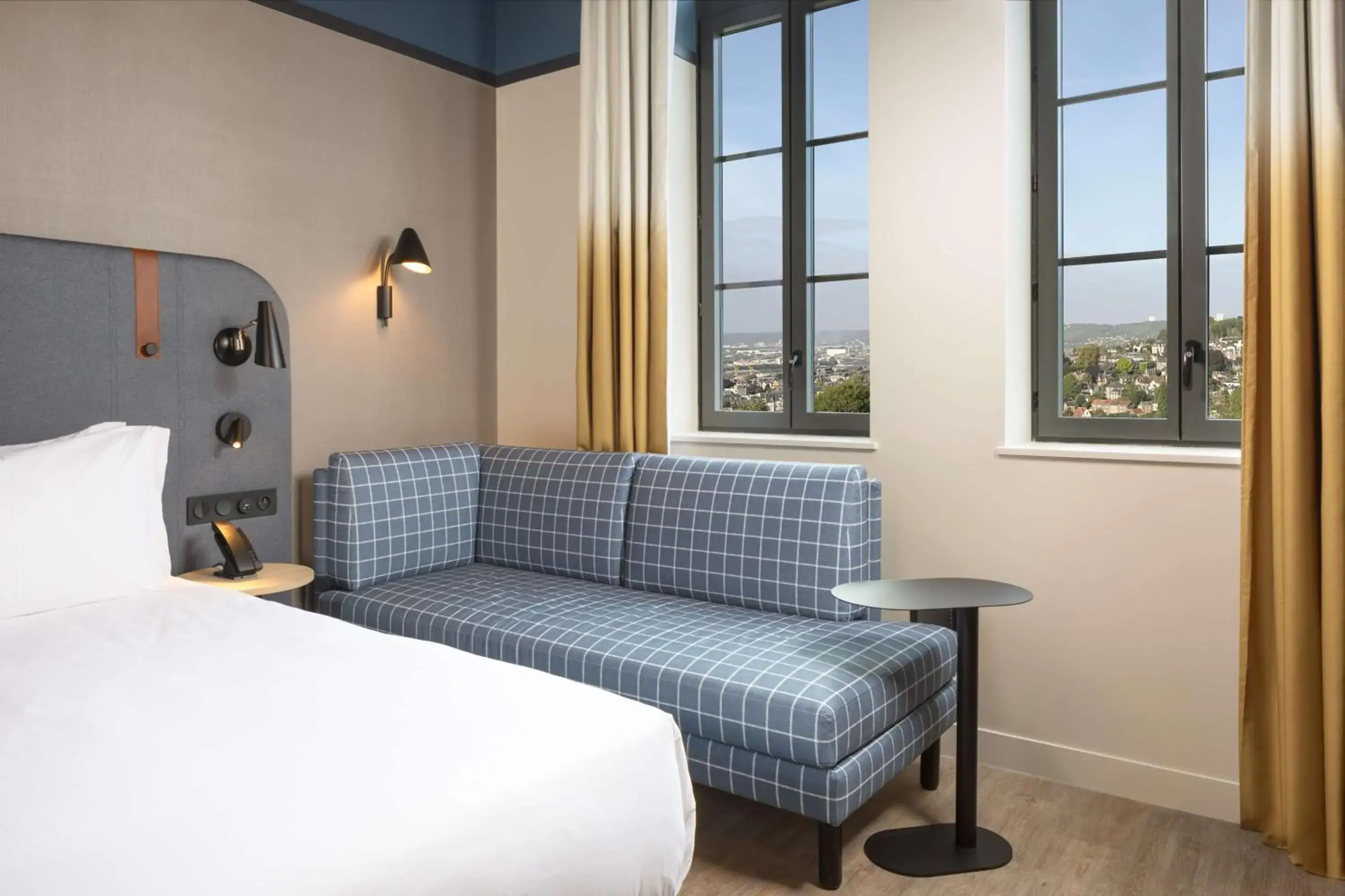 View (from property/room), Bed in Hyatt Place Rouen View (from property/room), Bed in Hyatt Place Rouen