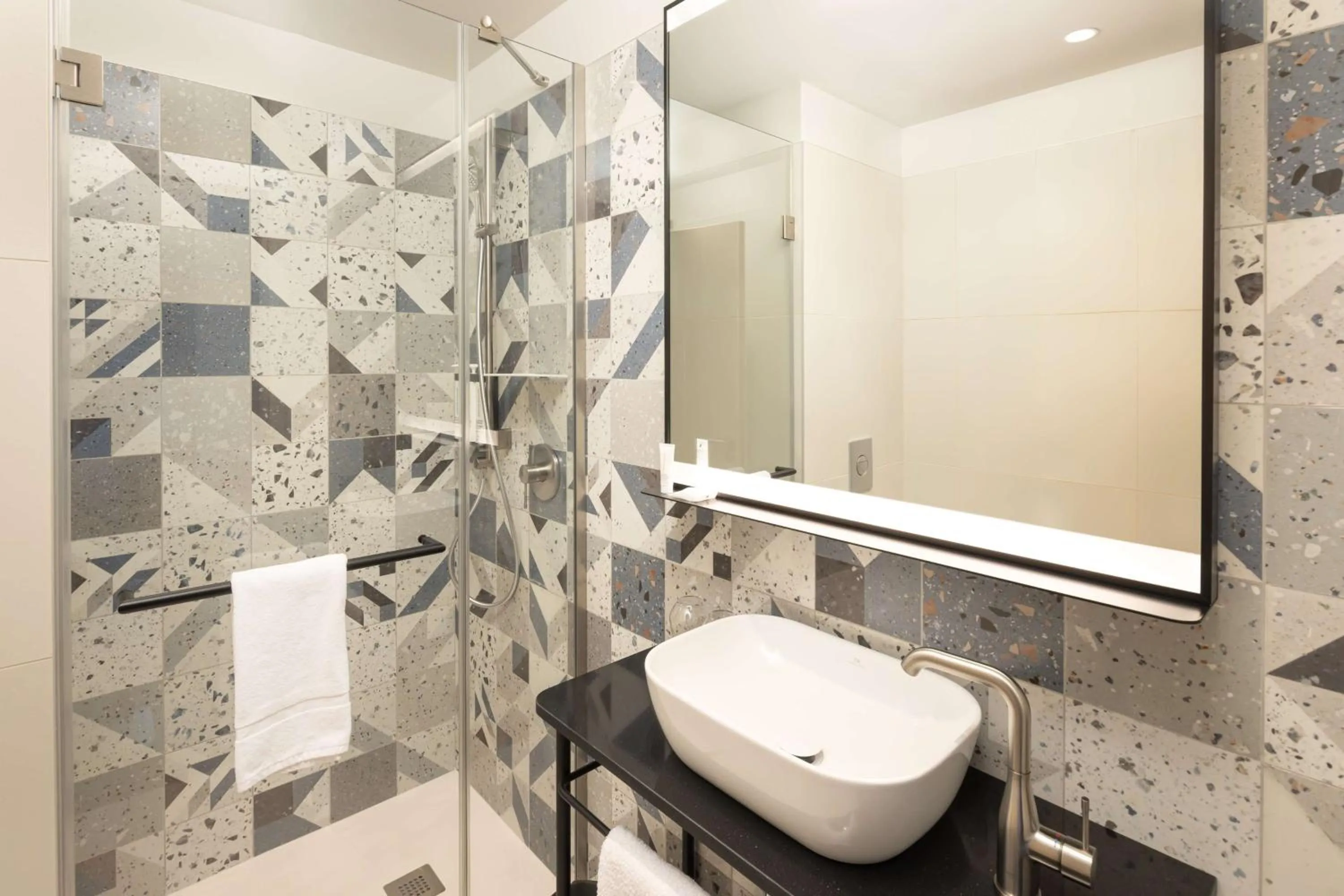 Bathroom in Hyatt Place Rouen