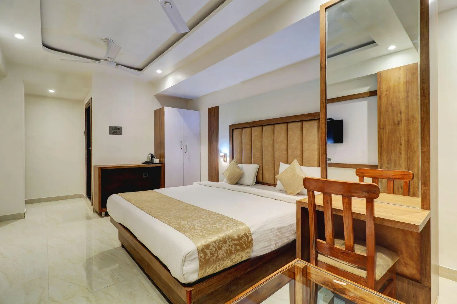 Bedroom, Bed in Hotel Flysky Rooms & Banquets