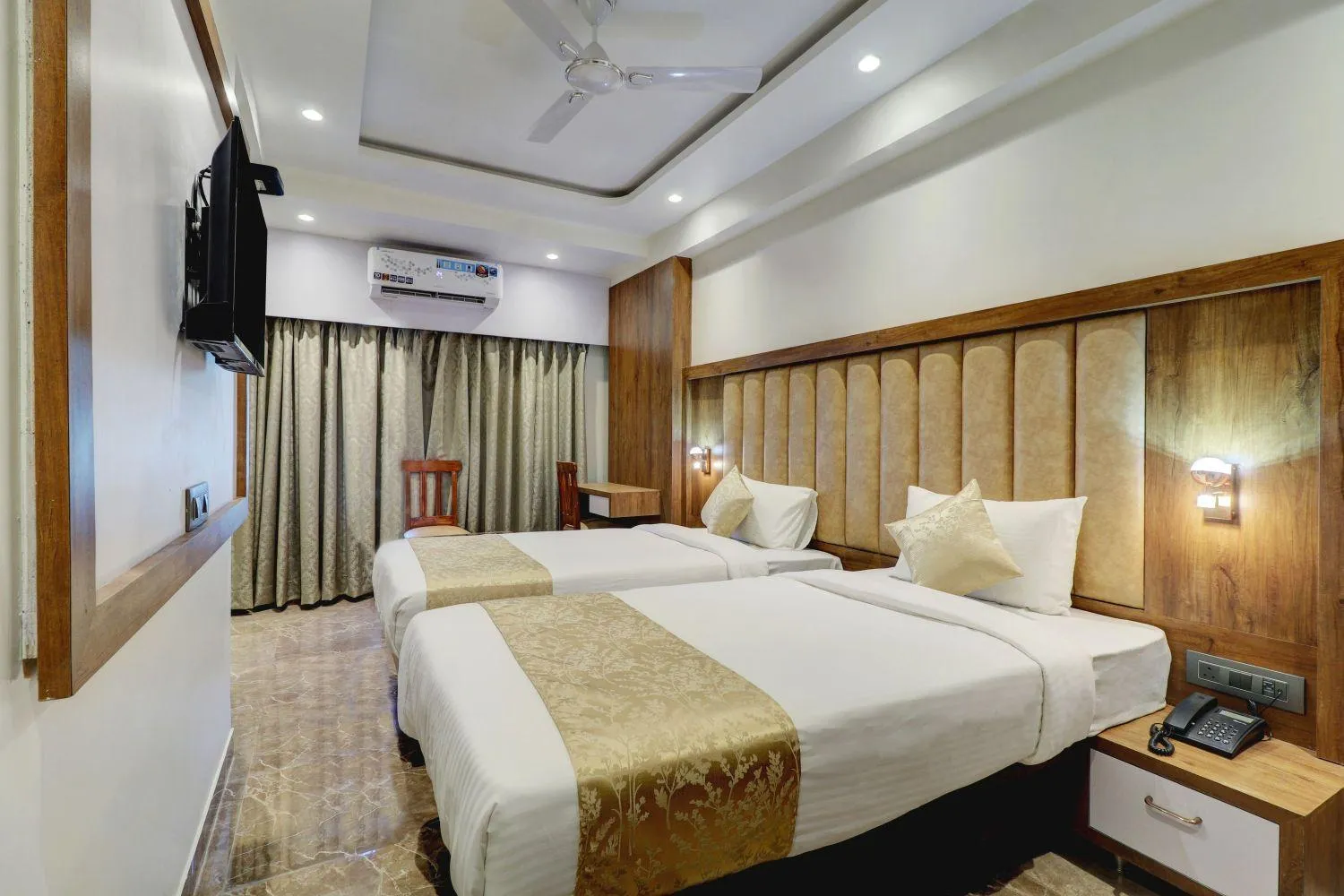 Bedroom, Bed in Hotel Flysky Rooms & Banquets