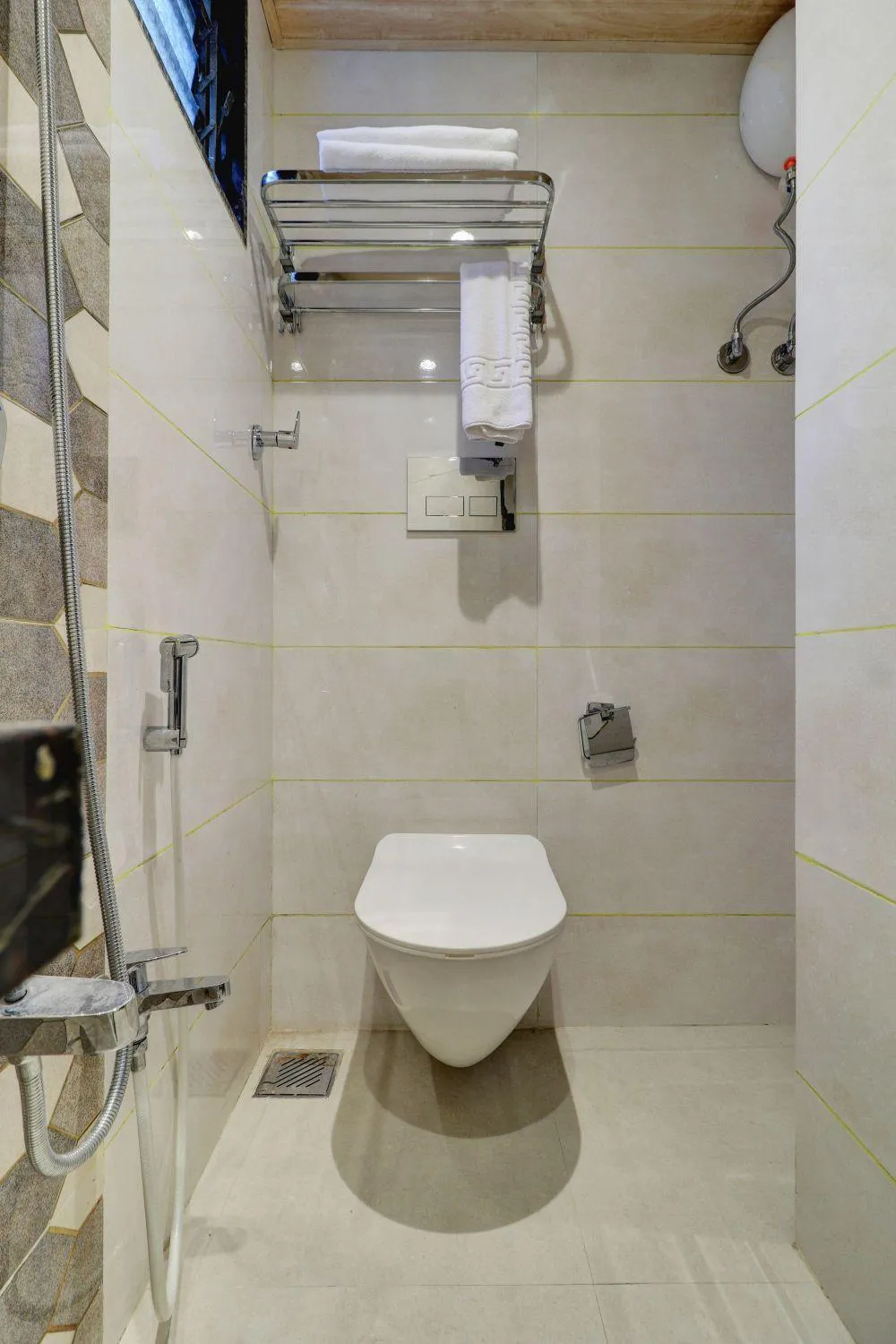 Bathroom in Hotel Flysky Rooms & Banquets