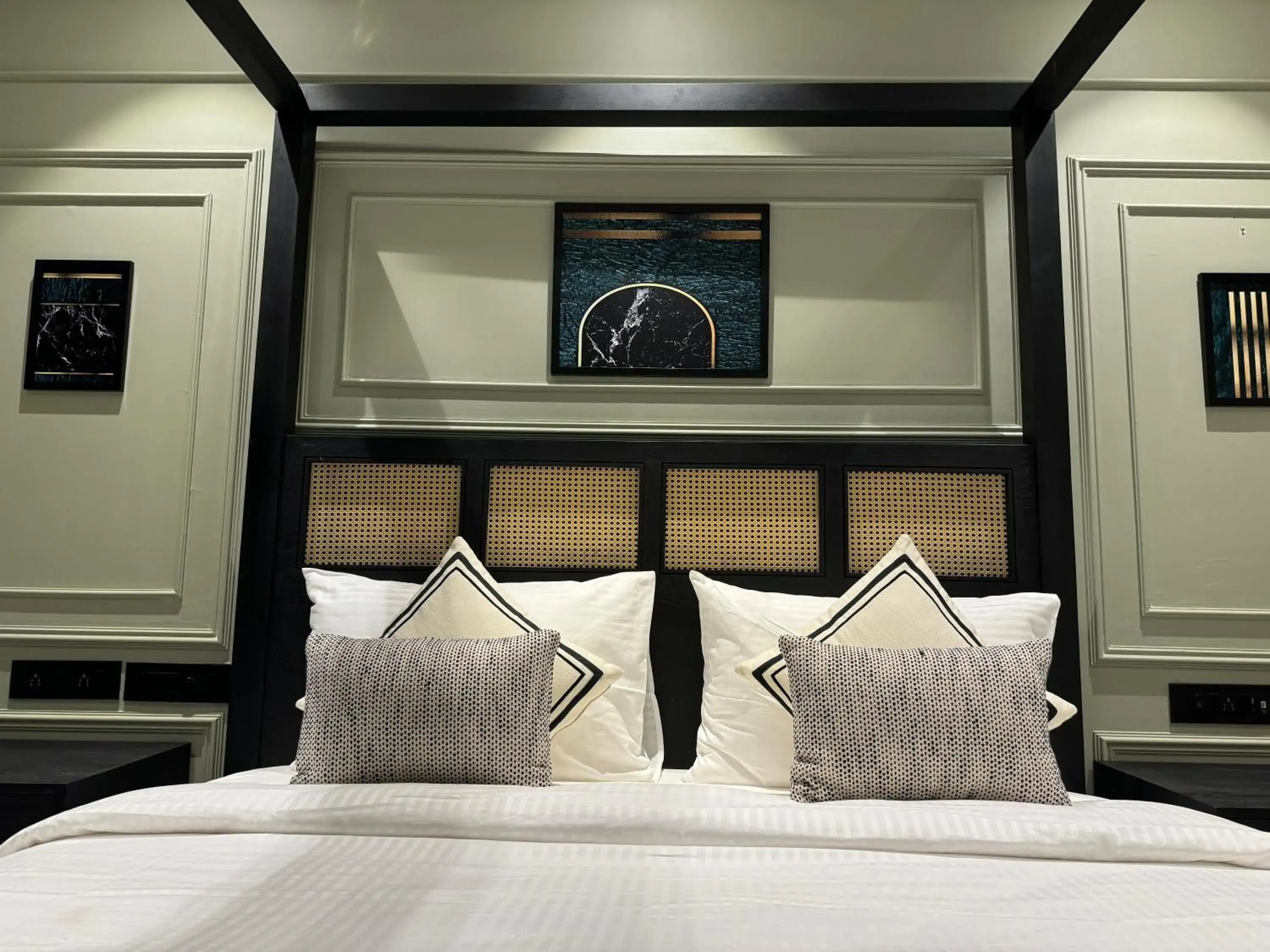 Bed in Hotel Mumbai House, Valnai Malad Bed in Hotel Mumbai House, Valnai Malad