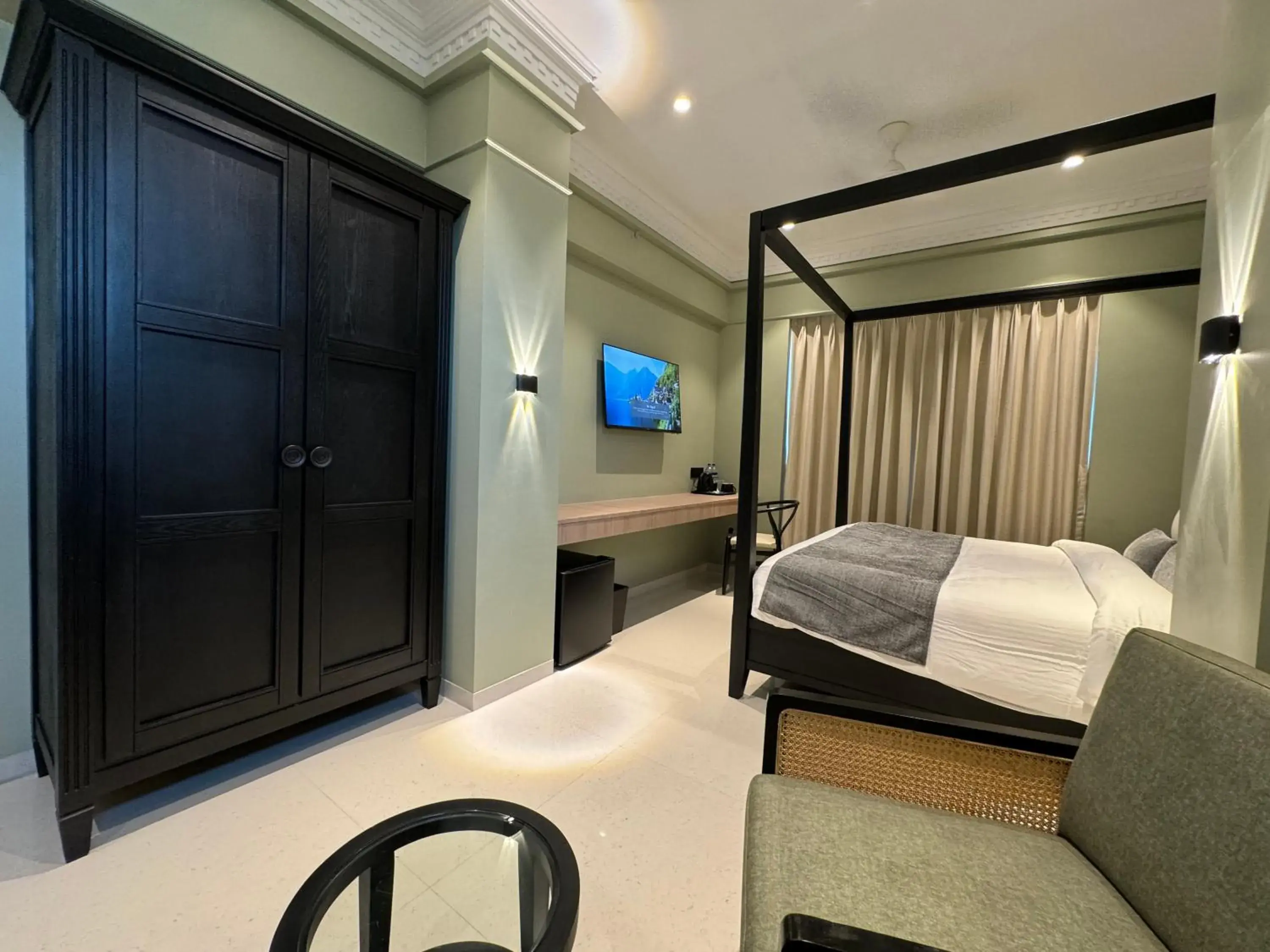 Photo of the whole room, Bed in Hotel Mumbai House, Valnai Malad Photo of the whole room, Bed in Hotel Mumbai House, Valnai Malad