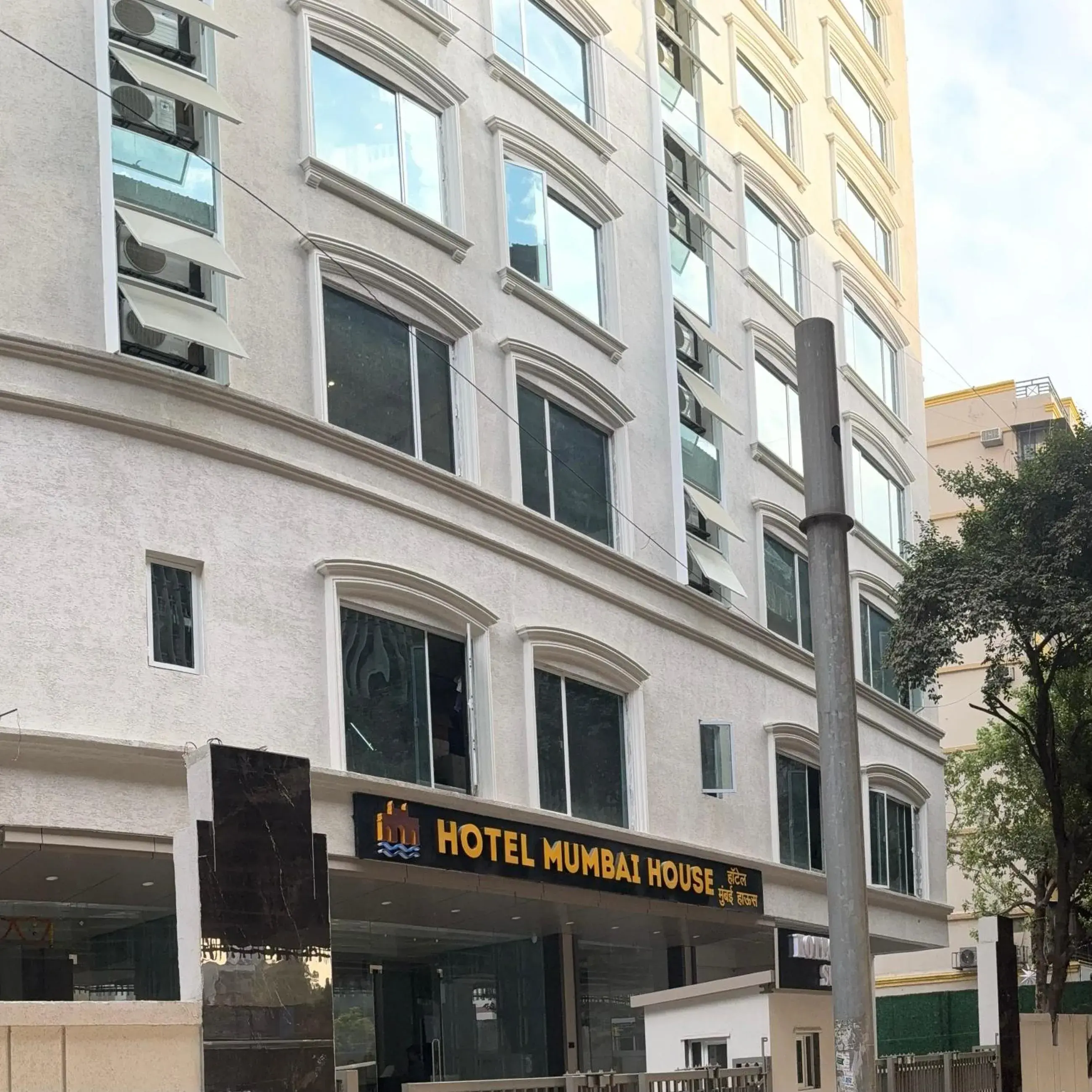 Property building in Hotel Mumbai House, Valnai Malad Property building in Hotel Mumbai House, Valnai Malad