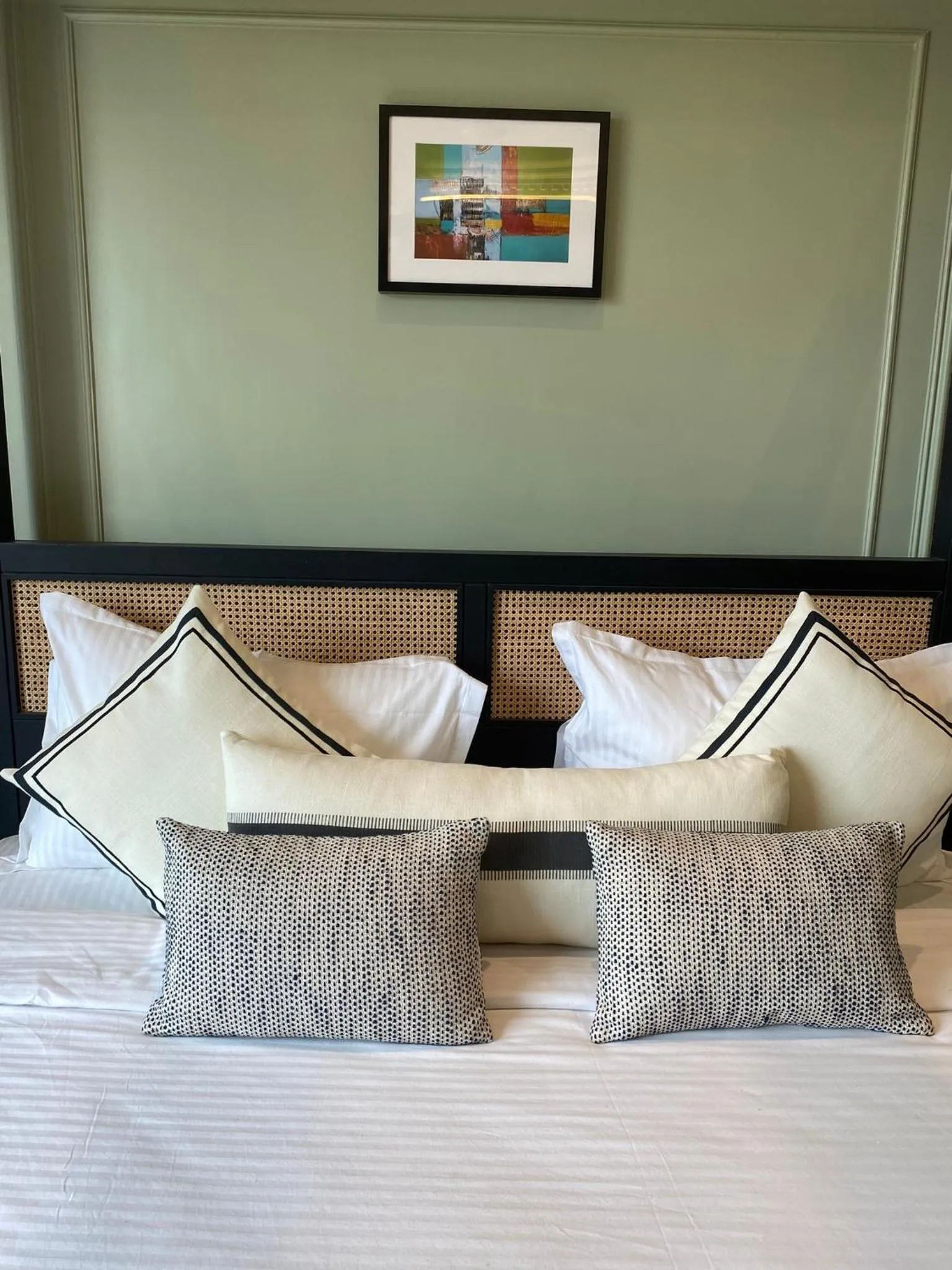 Bed in Hotel Mumbai House, Valnai Malad