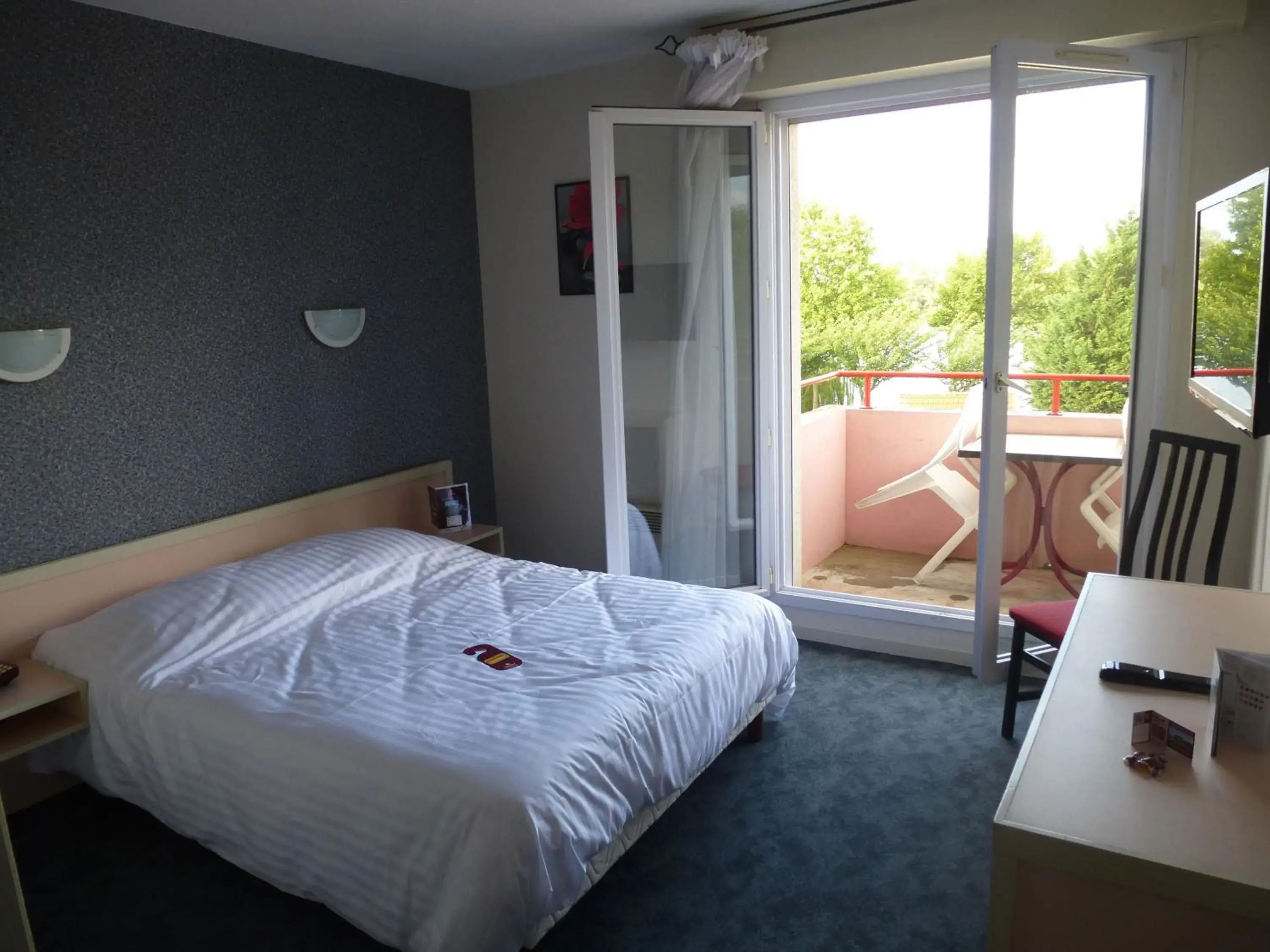 Comfort Room - Double Bed in Hotel Agena Hagondange Comfort Room - Double Bed in Hotel Agena Hagondange