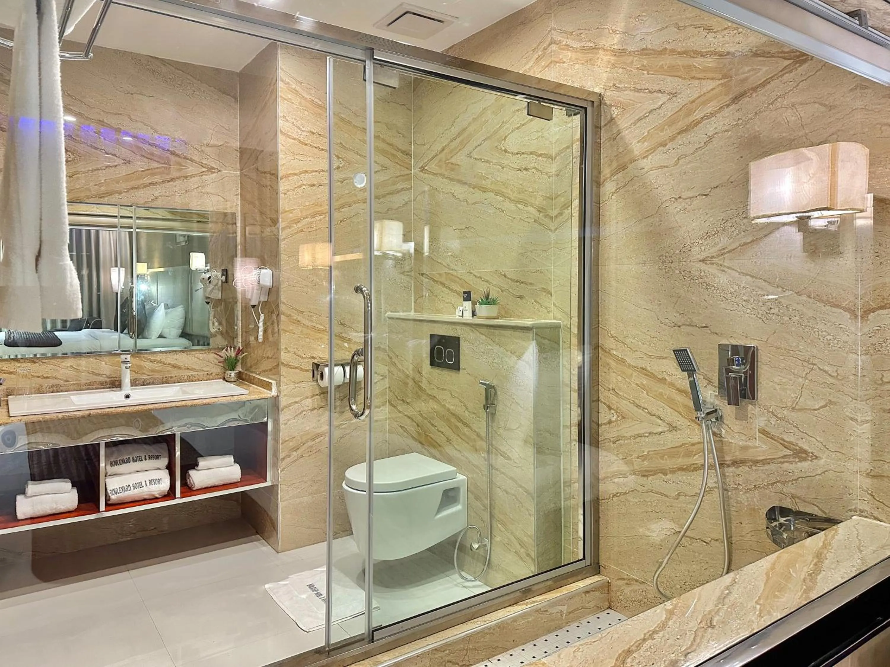 Toilet in Boulevard Owerri Hotel