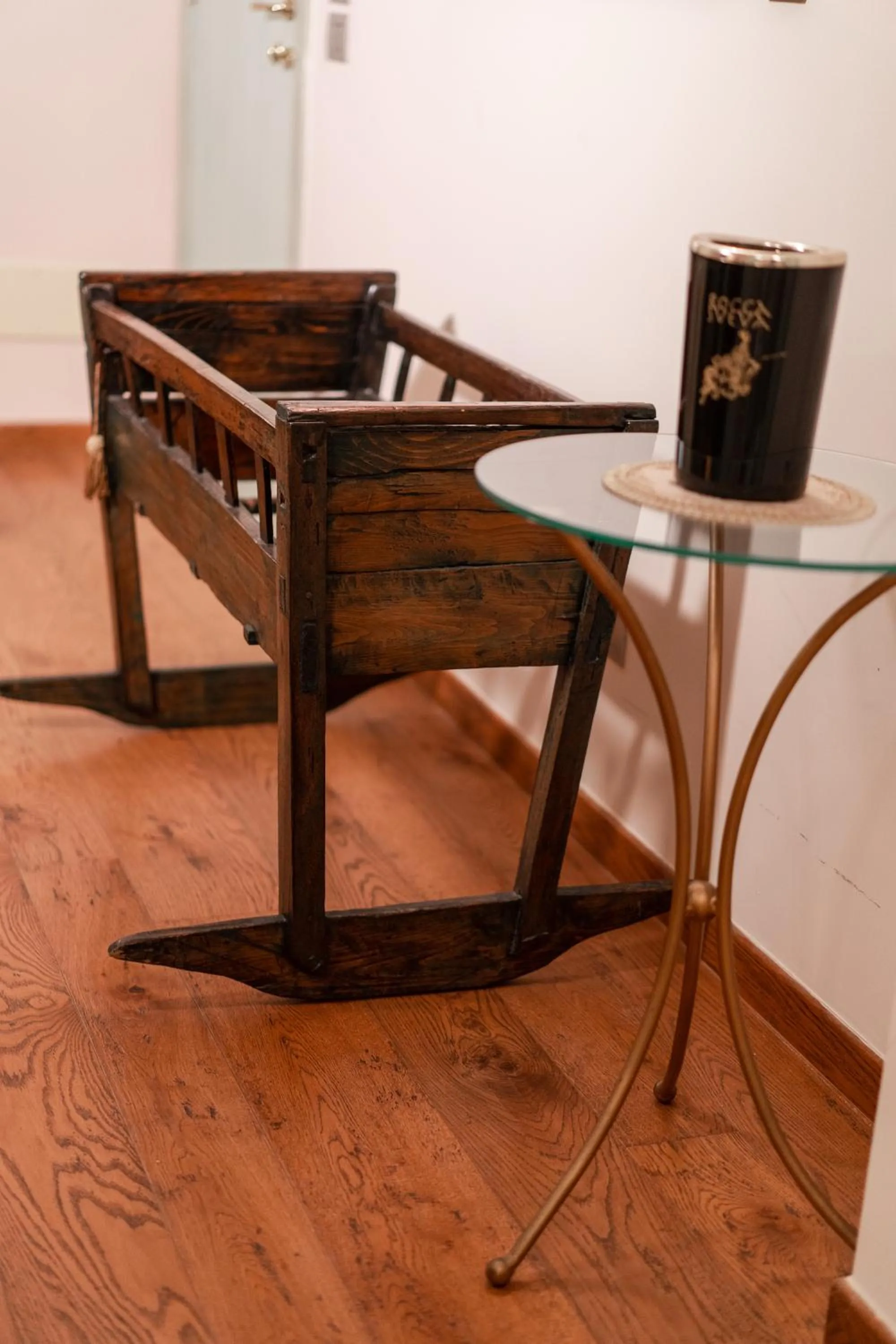 Decorative detail in Villa D'Anzi B&B