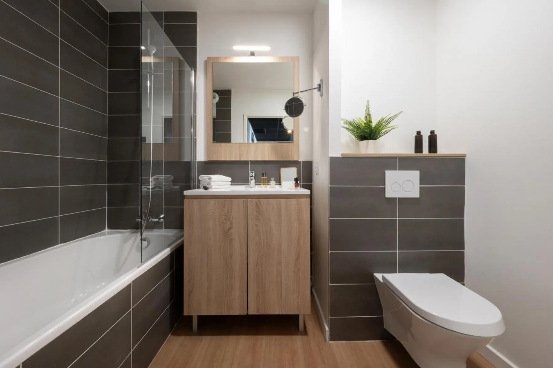 Bathroom in Nemea Appart Hotel Nice Arenas Aéroport