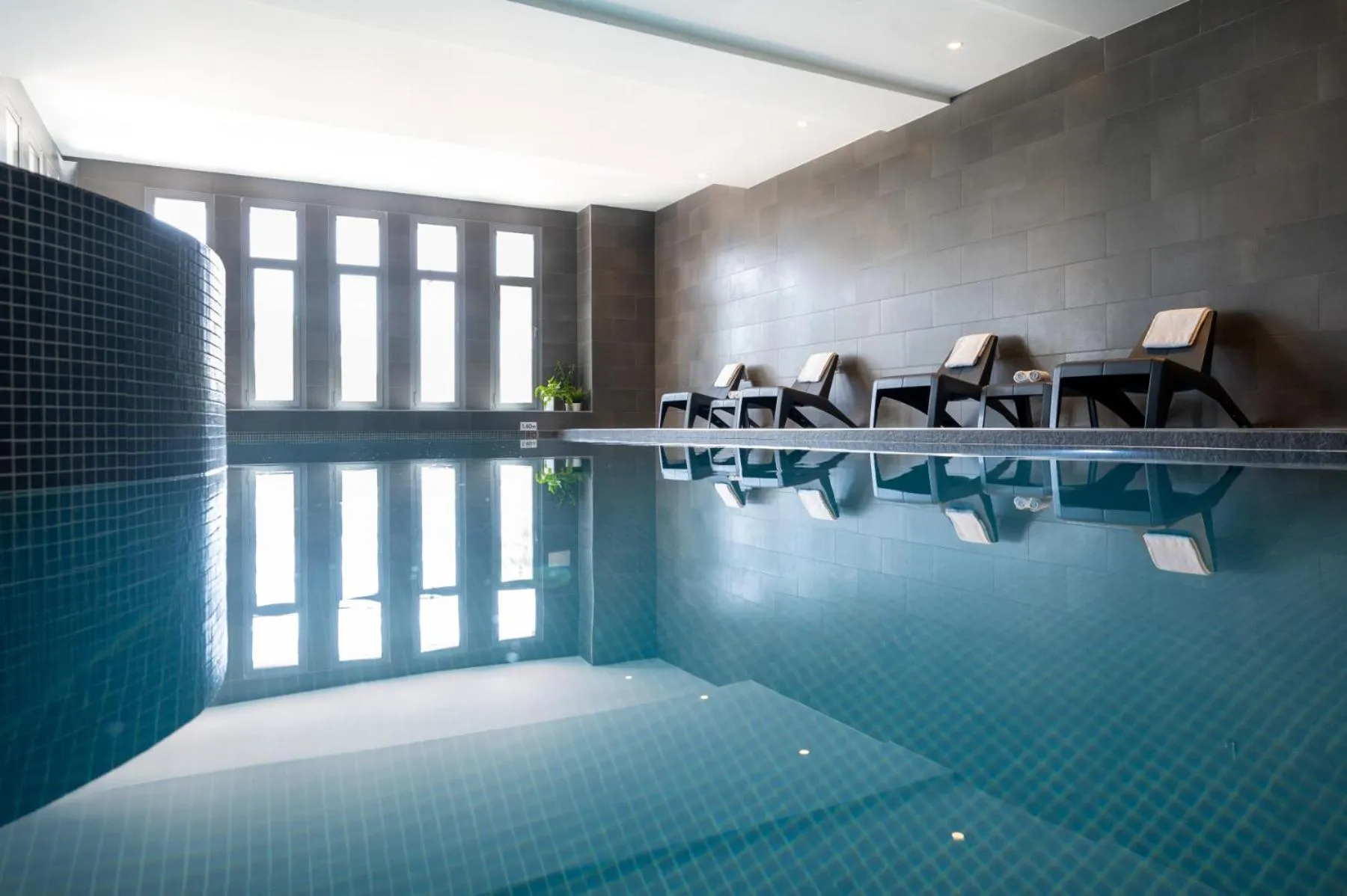 Swimming pool in Nemea Appart Hotel Nice Arenas Aéroport