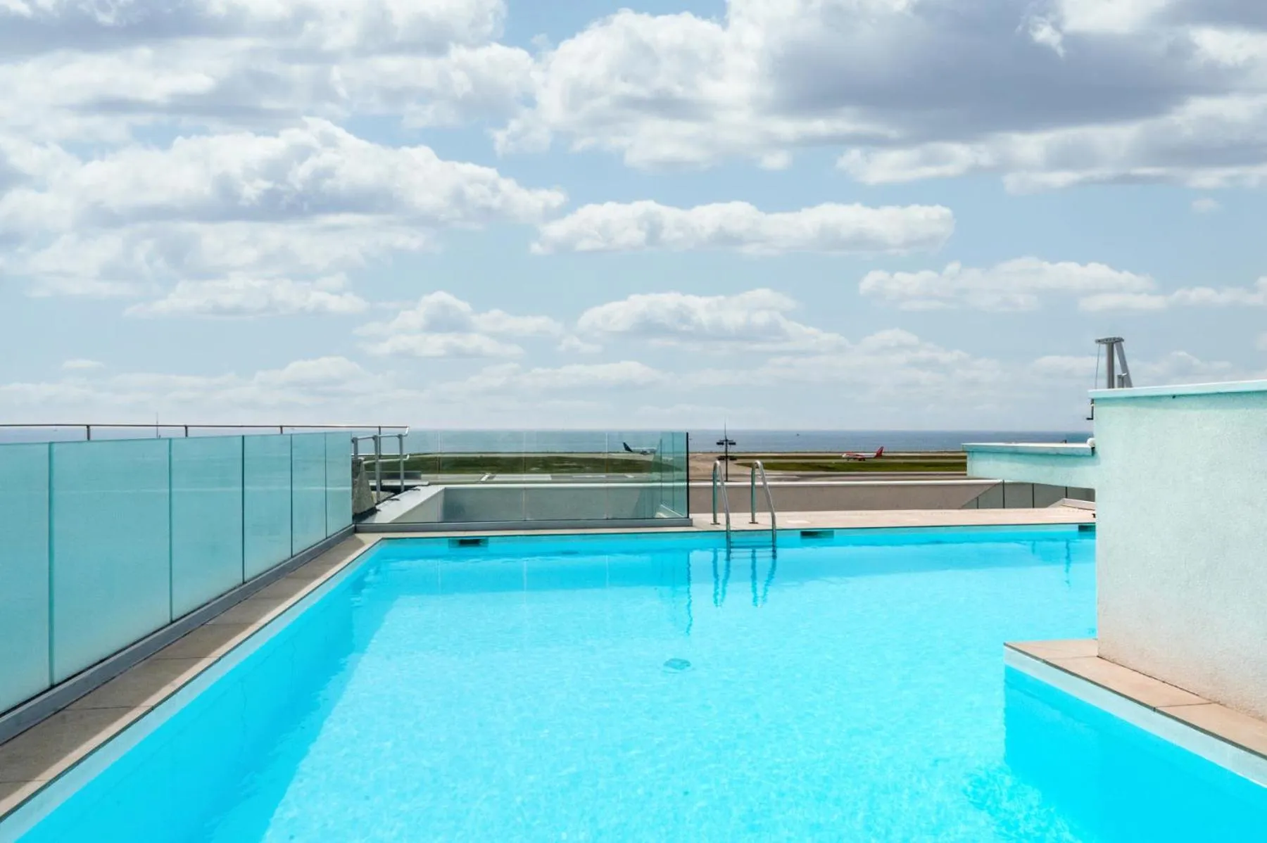 Swimming pool in Nemea Appart Hotel Nice Arenas Aéroport