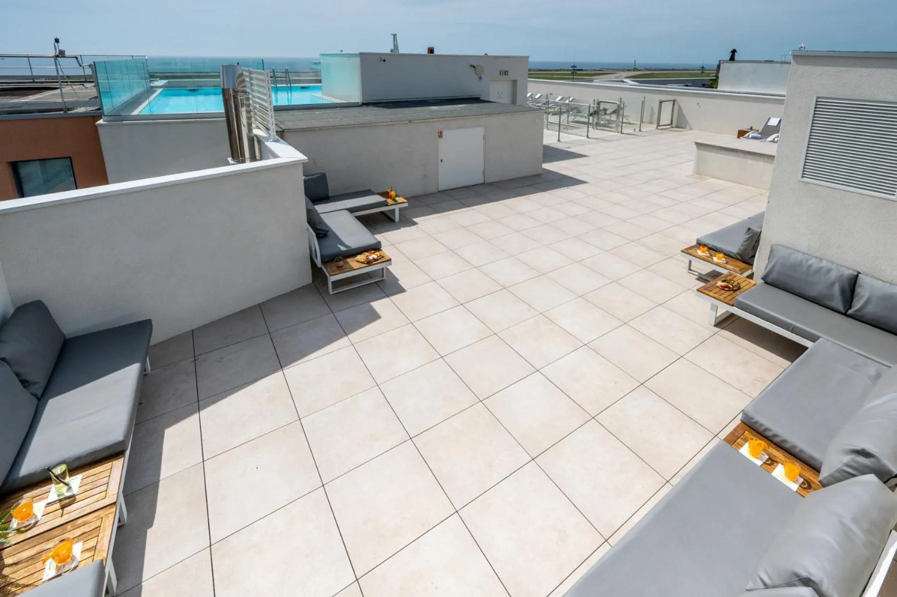 Swimming pool in Nemea Appart Hotel Nice Arenas Aéroport