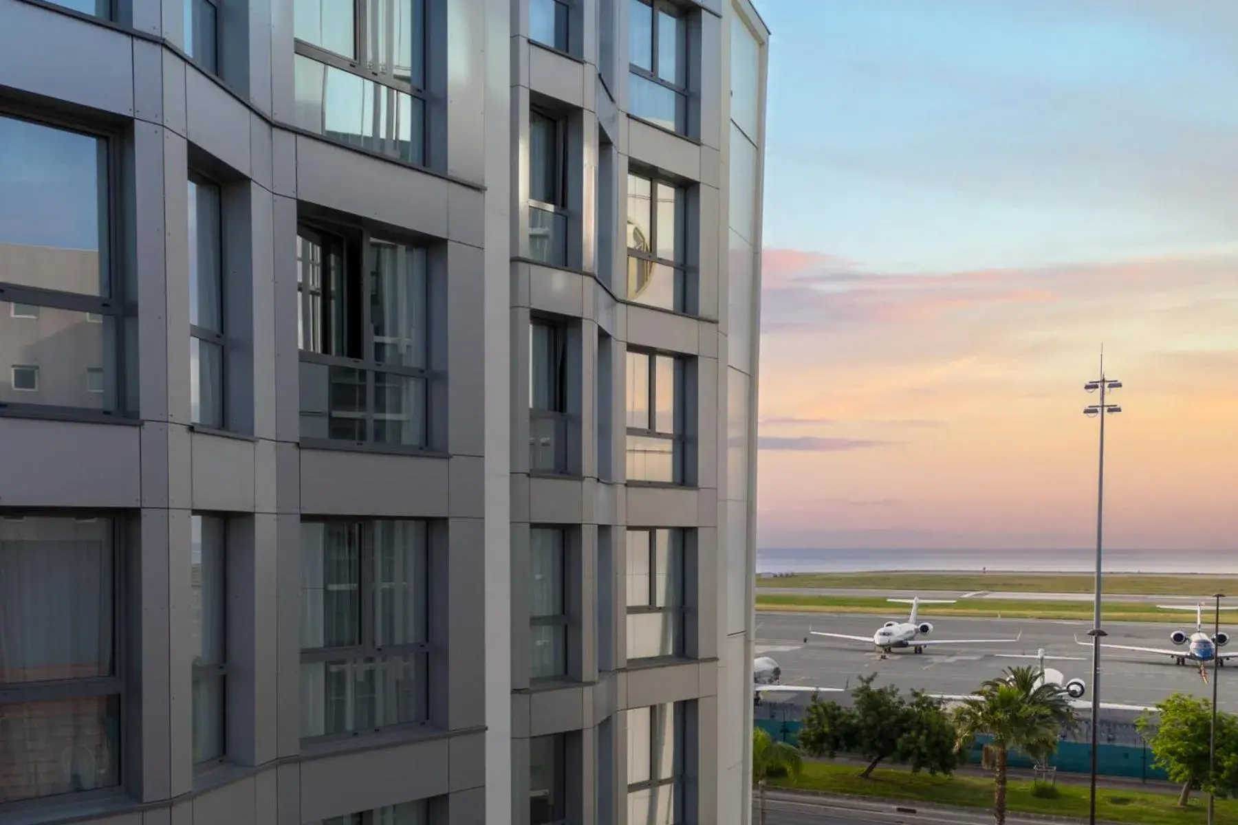 Property building in Nemea Appart Hotel Nice Arenas Aéroport Property building in Nemea Appart Hotel Nice Arenas Aéroport