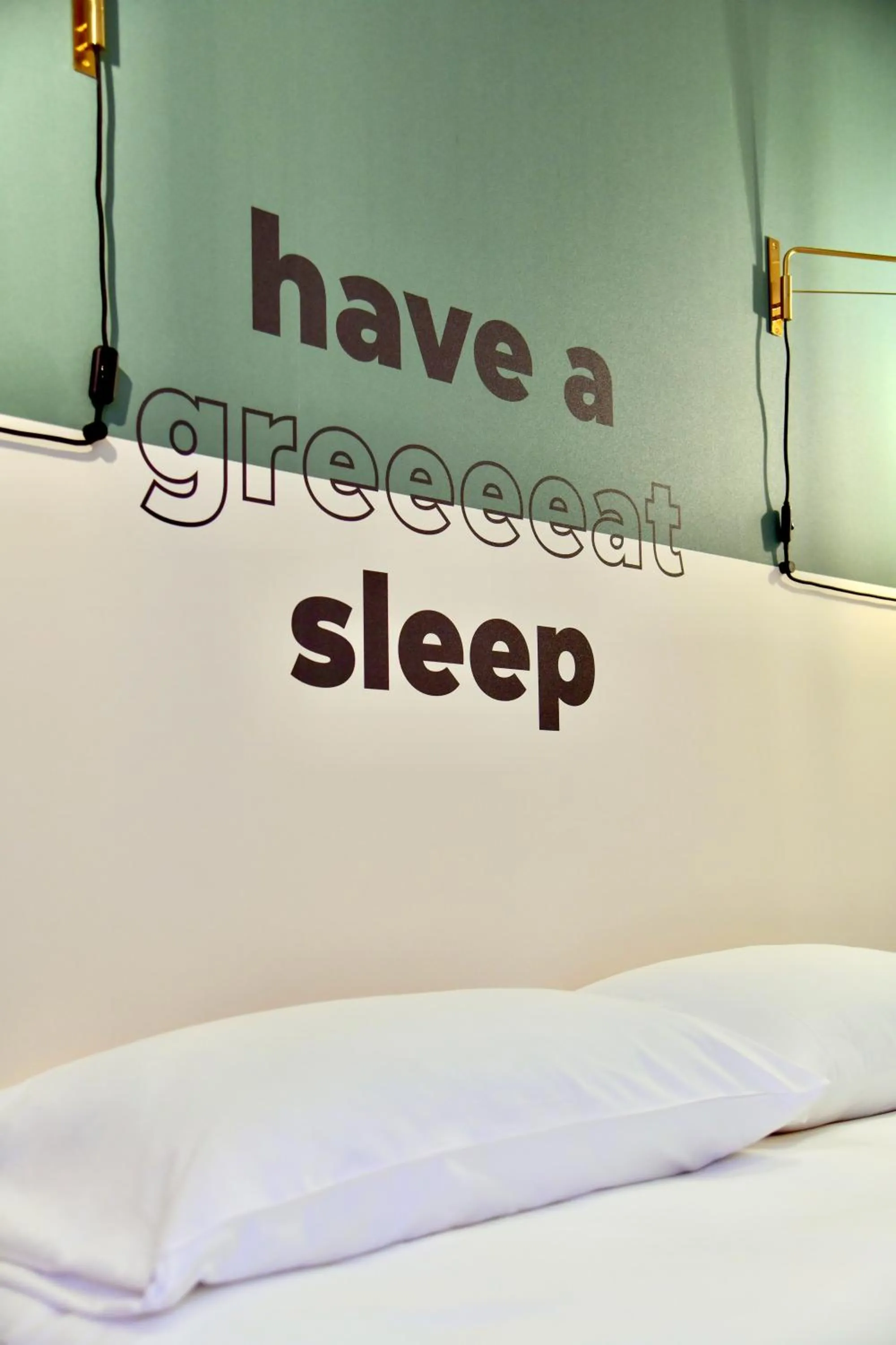 Decorative detail, Bed in Greet Hotel Brest Aéroport