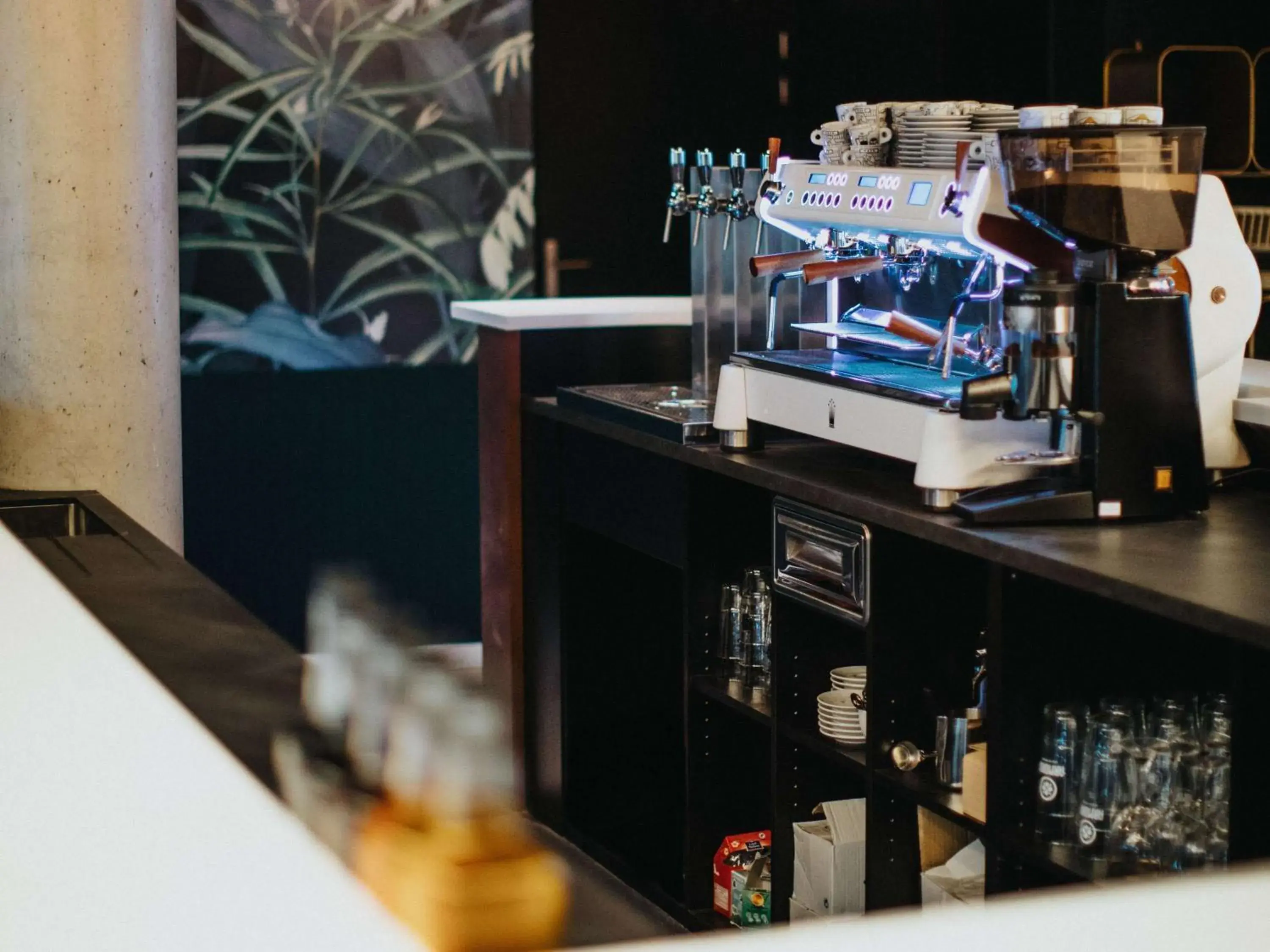 Lounge or bar in Greet Hotel Brest Aéroport Lounge or bar in Greet Hotel Brest Aéroport