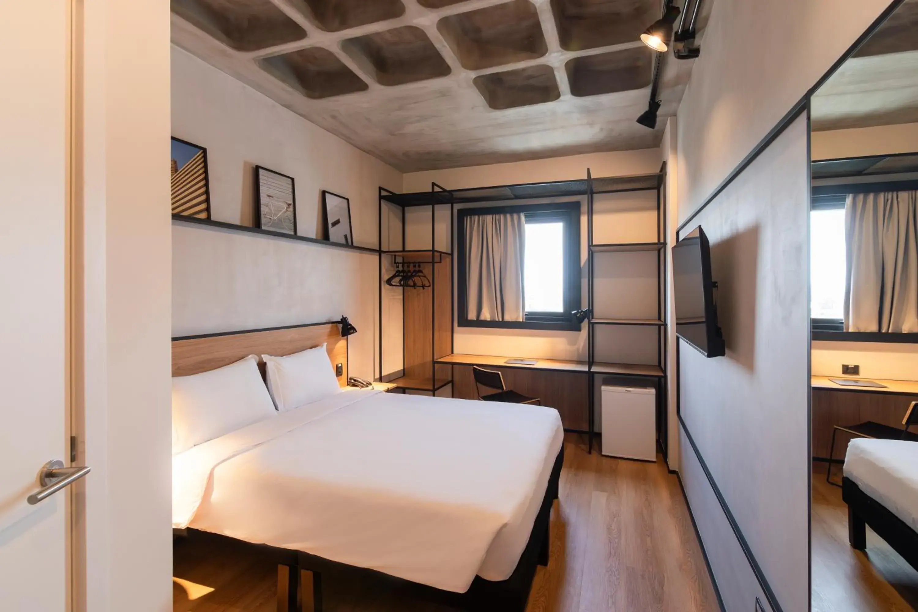 TV and multimedia, Bed in ibis Tubarão TV and multimedia, Bed in ibis Tubarão