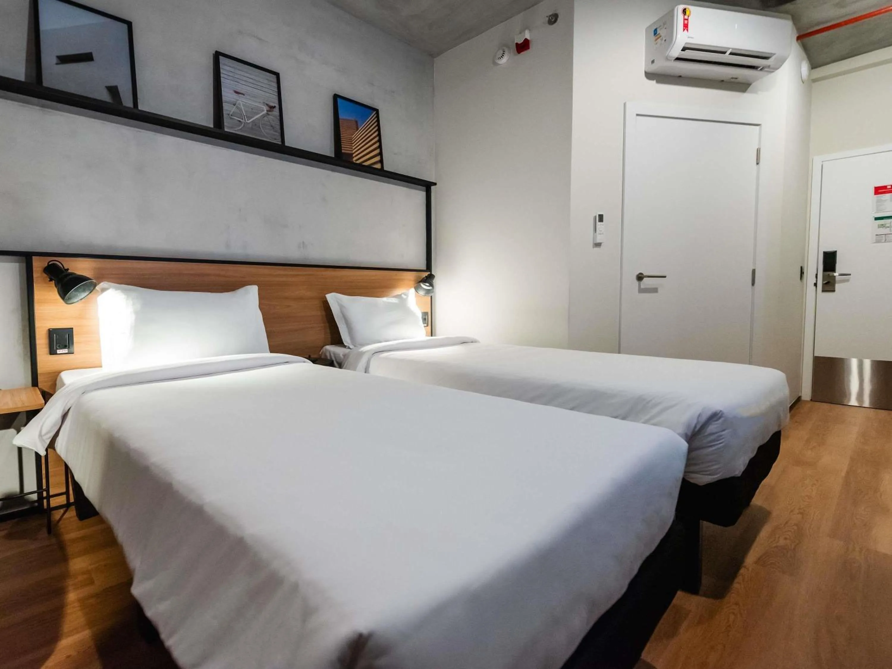 Bedroom, Bed in ibis Tubarão