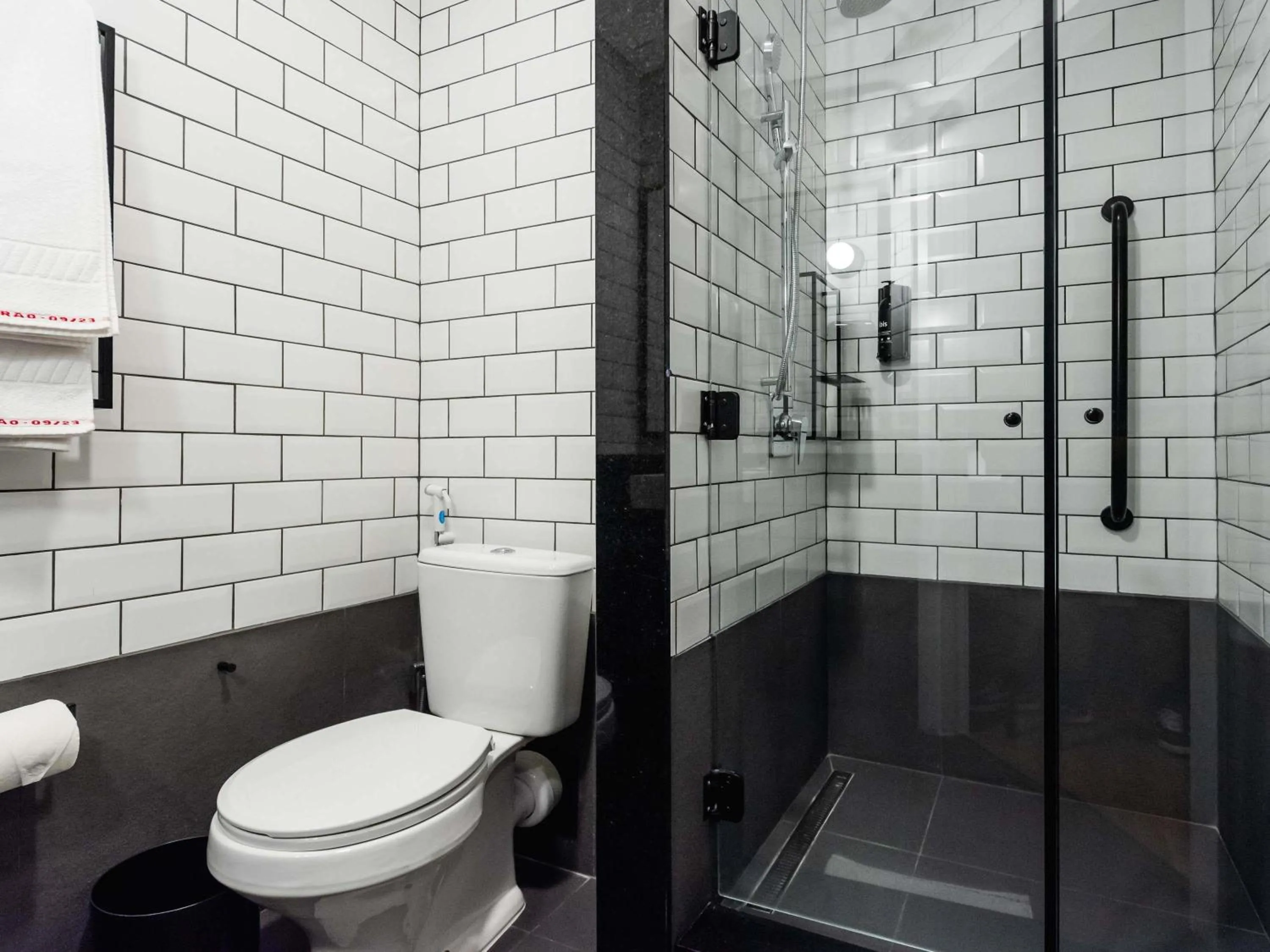 Bedroom in ibis Tubarão