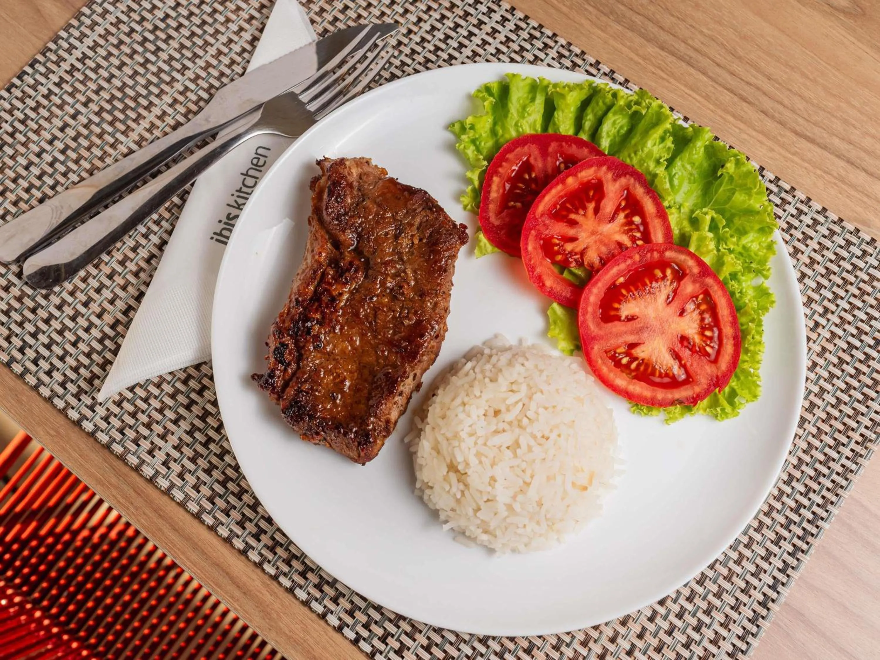 Restaurant/places to eat in ibis Tubarão