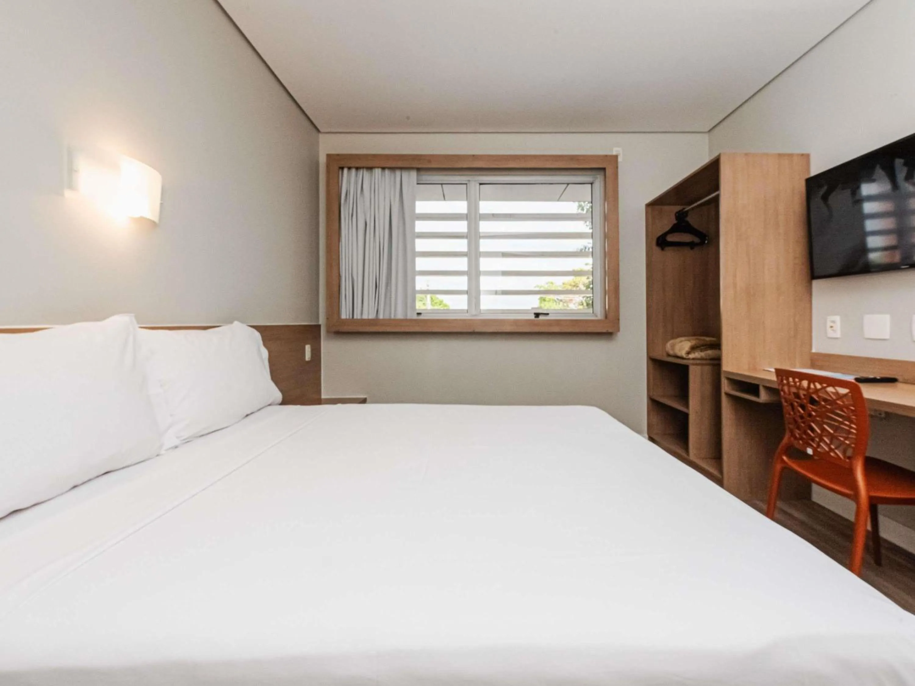 Bedroom, Bed in ibis Styles Goiânia Shopping Estação