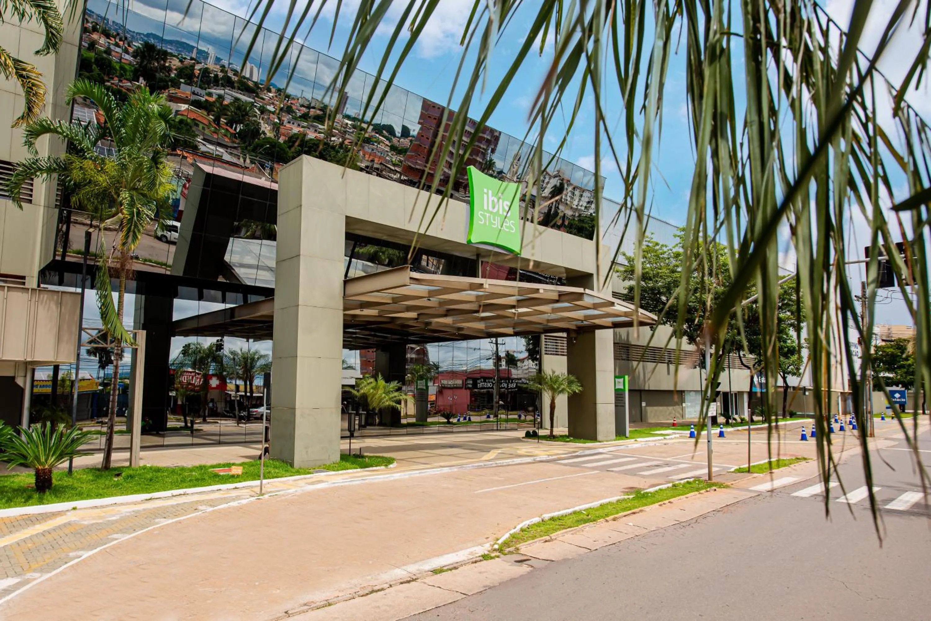 Facade/entrance in ibis Styles Goiânia Shopping Estação