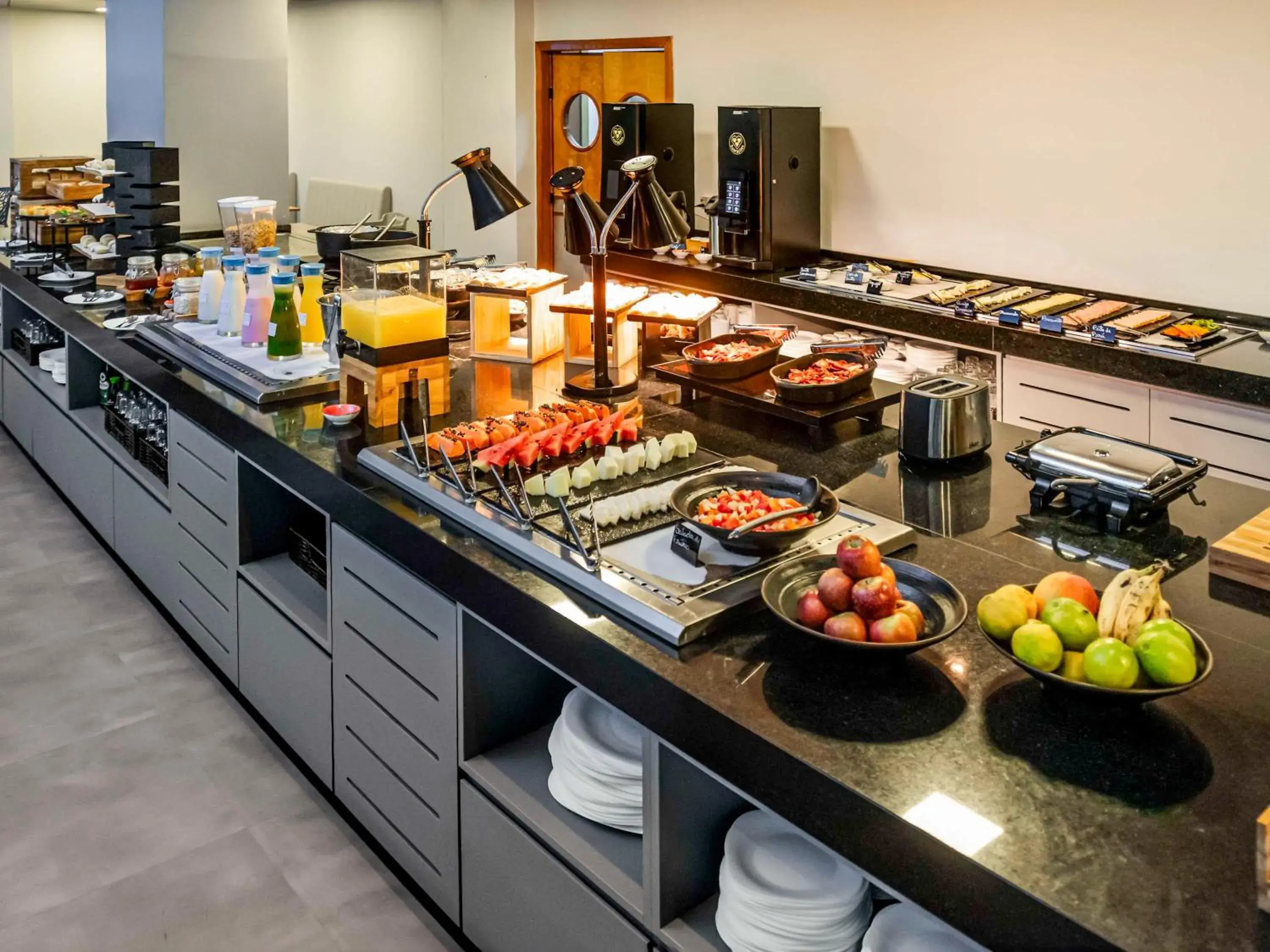 Restaurant/places to eat in ibis Styles Goiânia Shopping Estação Restaurant/places to eat in ibis Styles Goiânia Shopping Estação