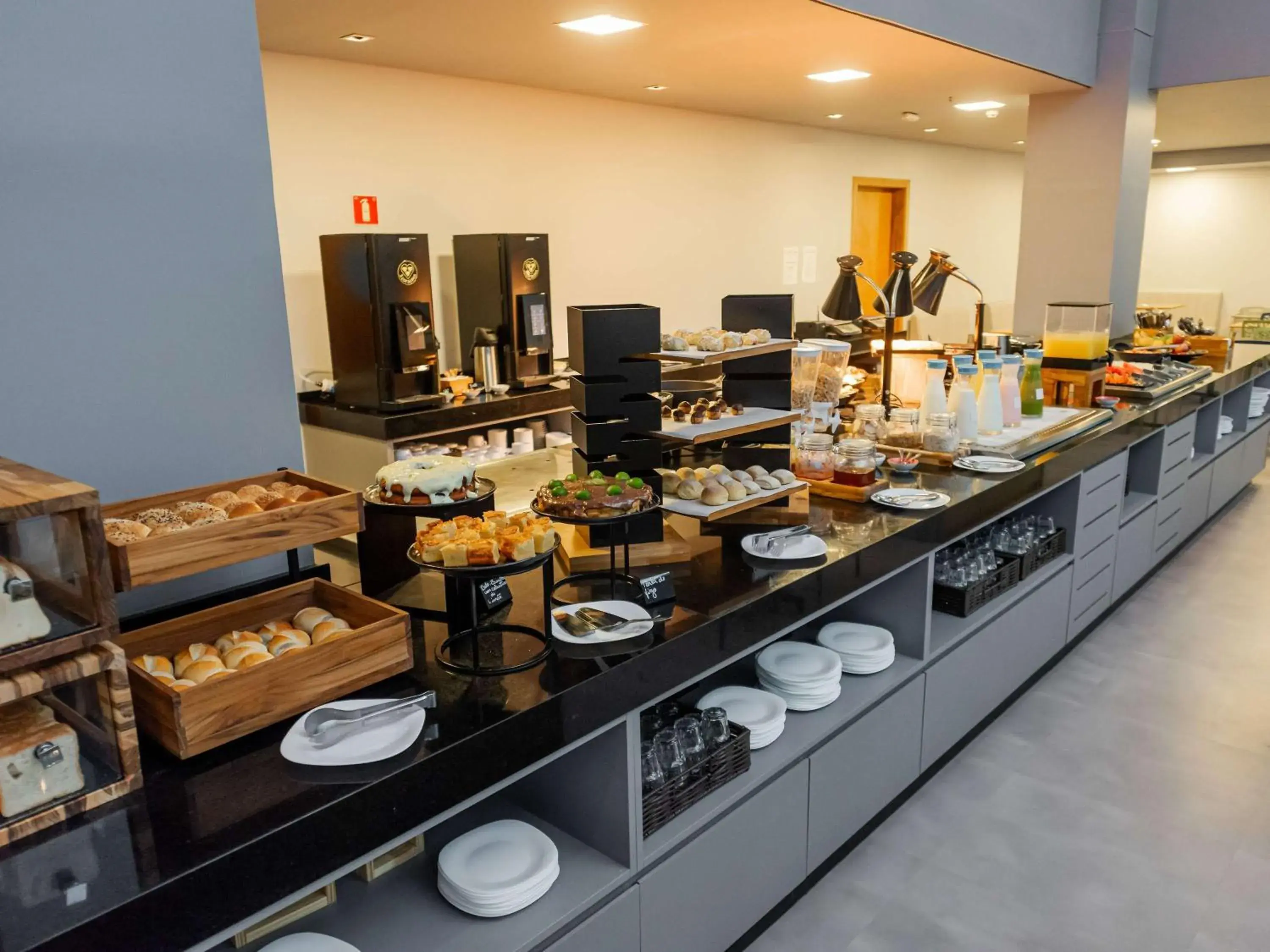 Restaurant/places to eat in ibis Styles Goiânia Shopping Estação Restaurant/places to eat in ibis Styles Goiânia Shopping Estação
