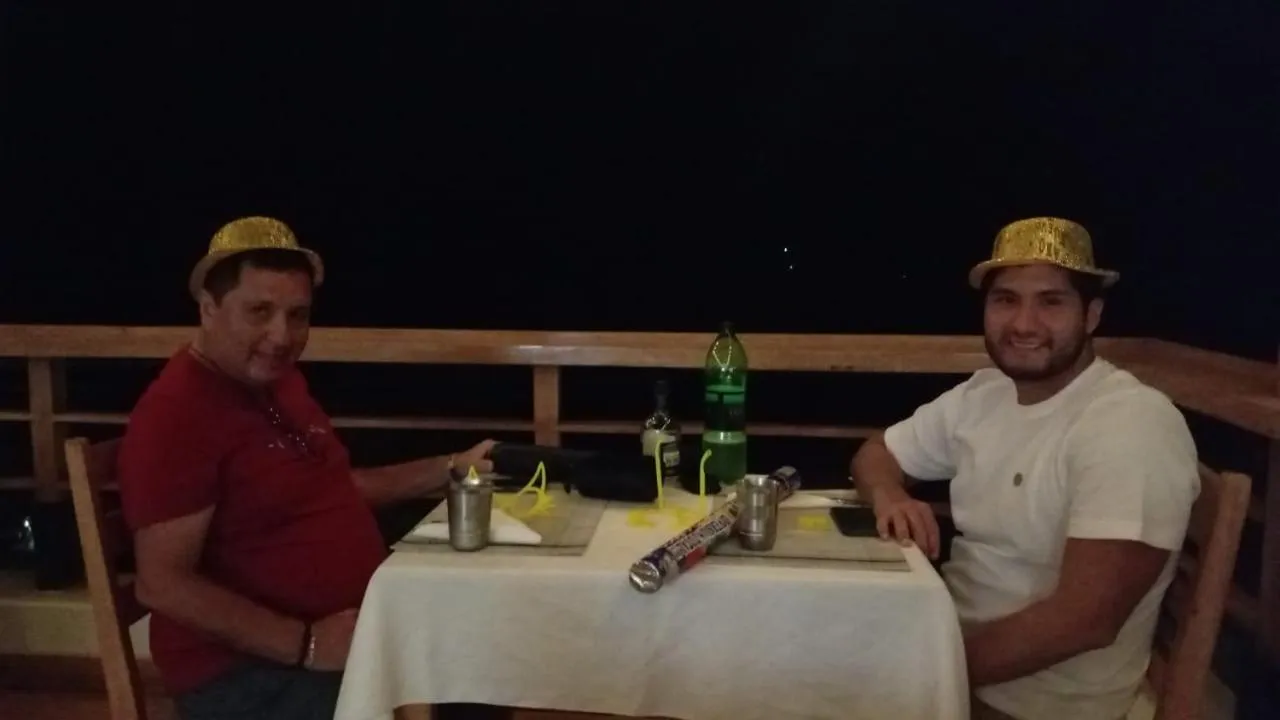 Restaurant/places to eat in PUNTA VELEROS ROOFTOP