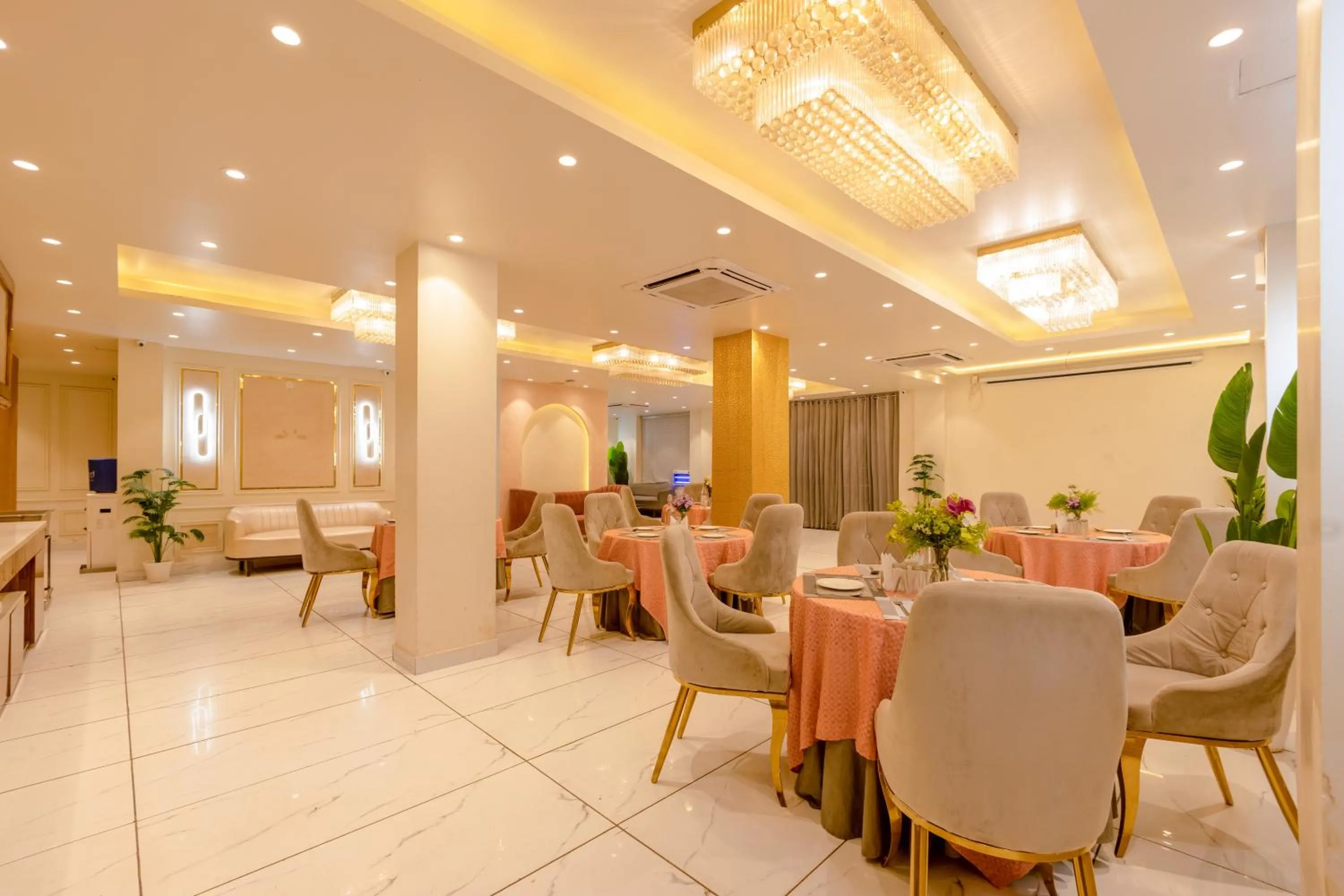 BK Studio And Rooms Near Huda City Centre