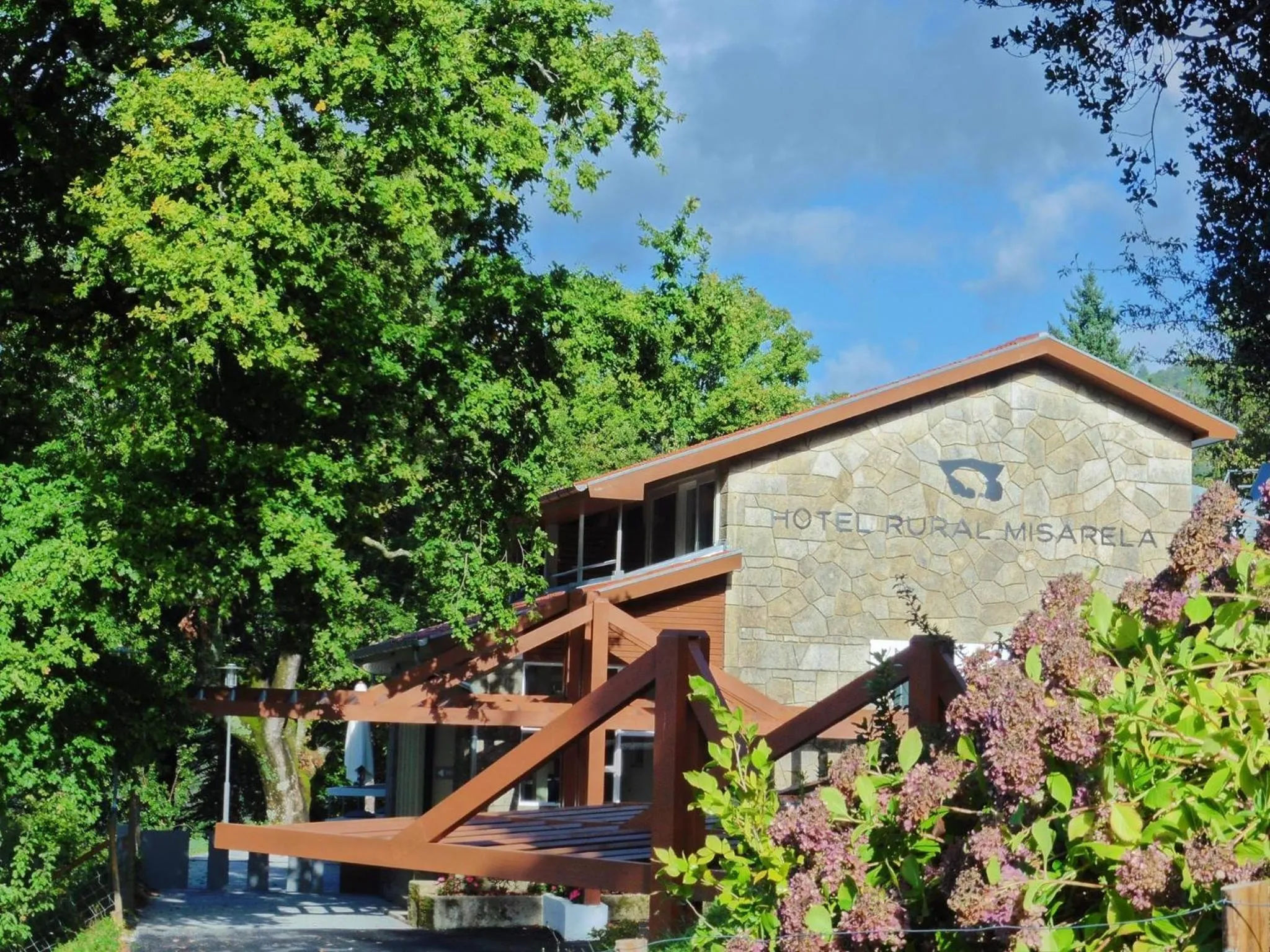 Area and facilities in Hotel Rural Misarela