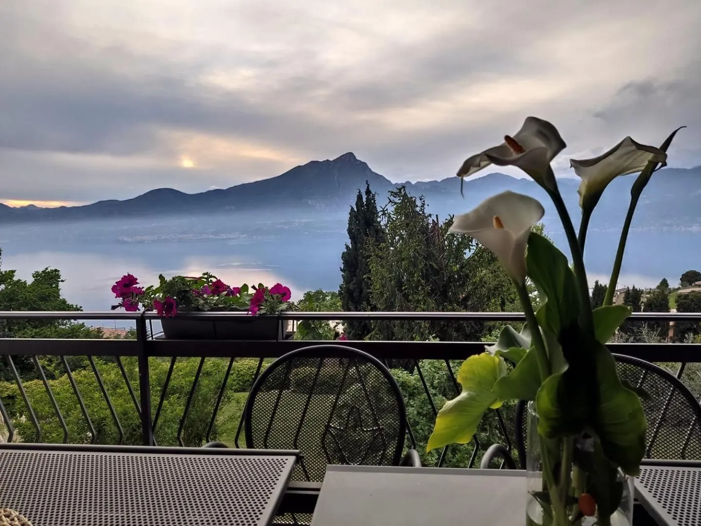 Lake view in Bed and Breakfast Due Leoni