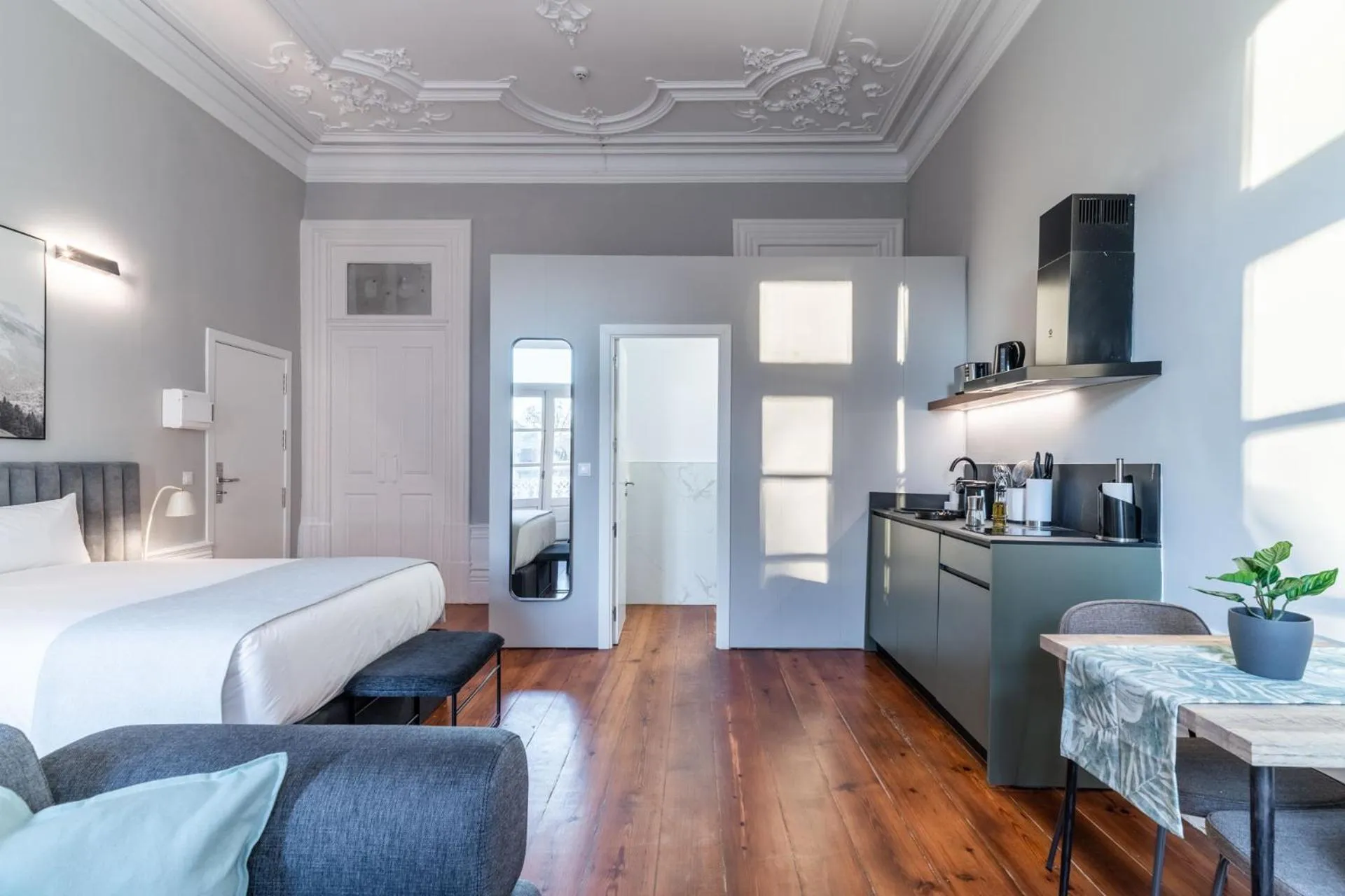 Bed in Limehome Porto Rua de Dom Manuel II