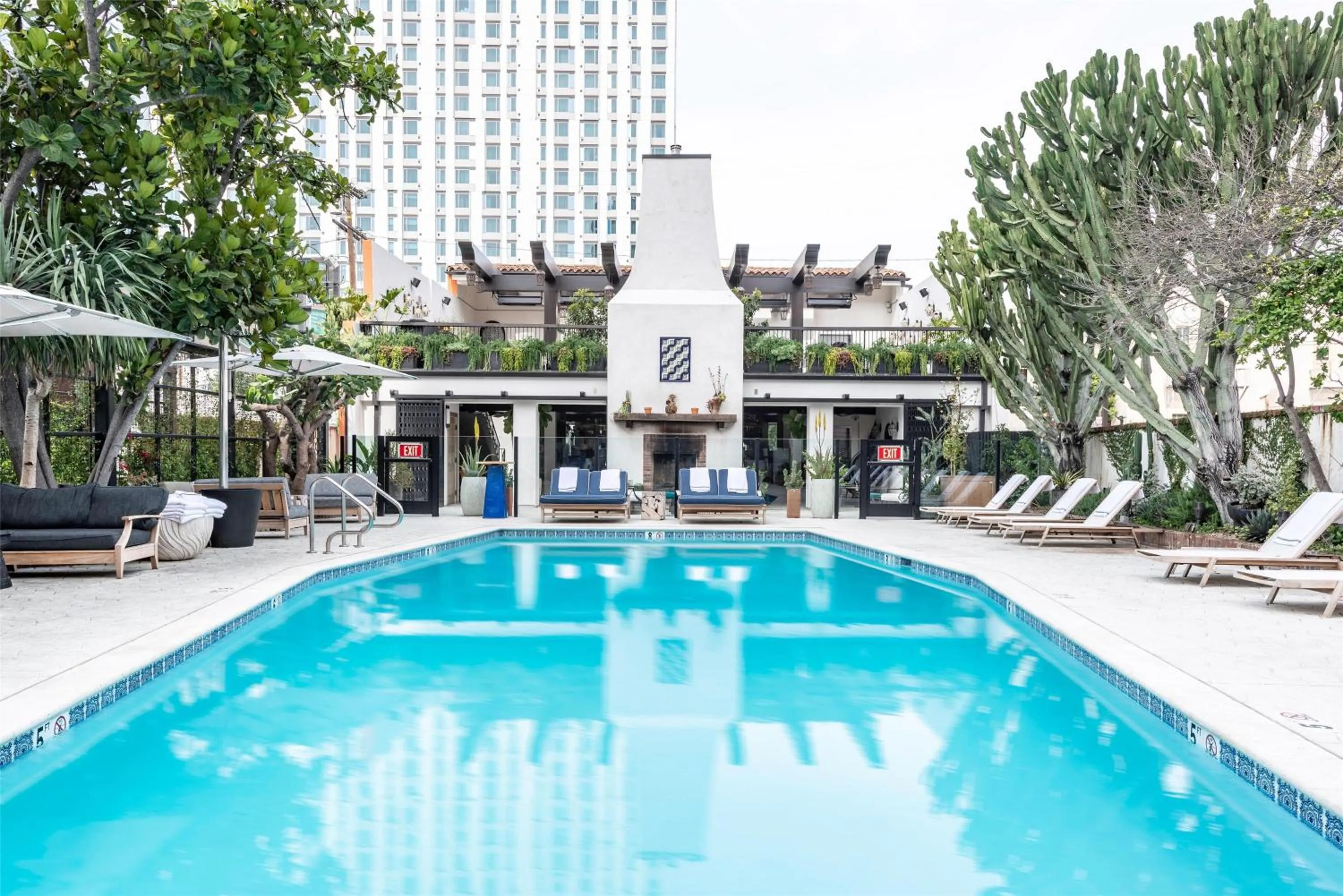 Swimming pool in Hotel Figueroa, Unbound Collection by Hyatt