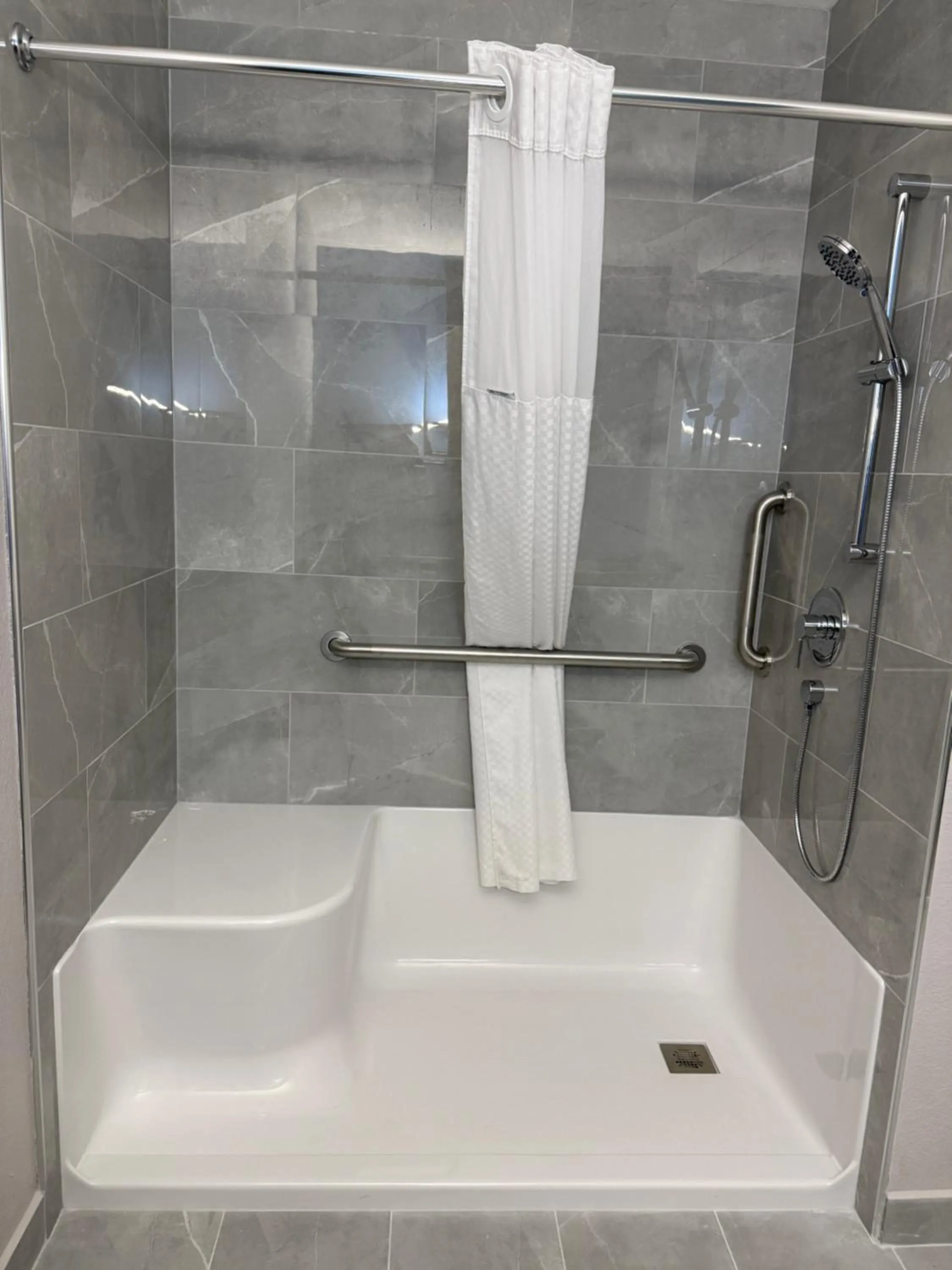 Delavan Inn and Suites