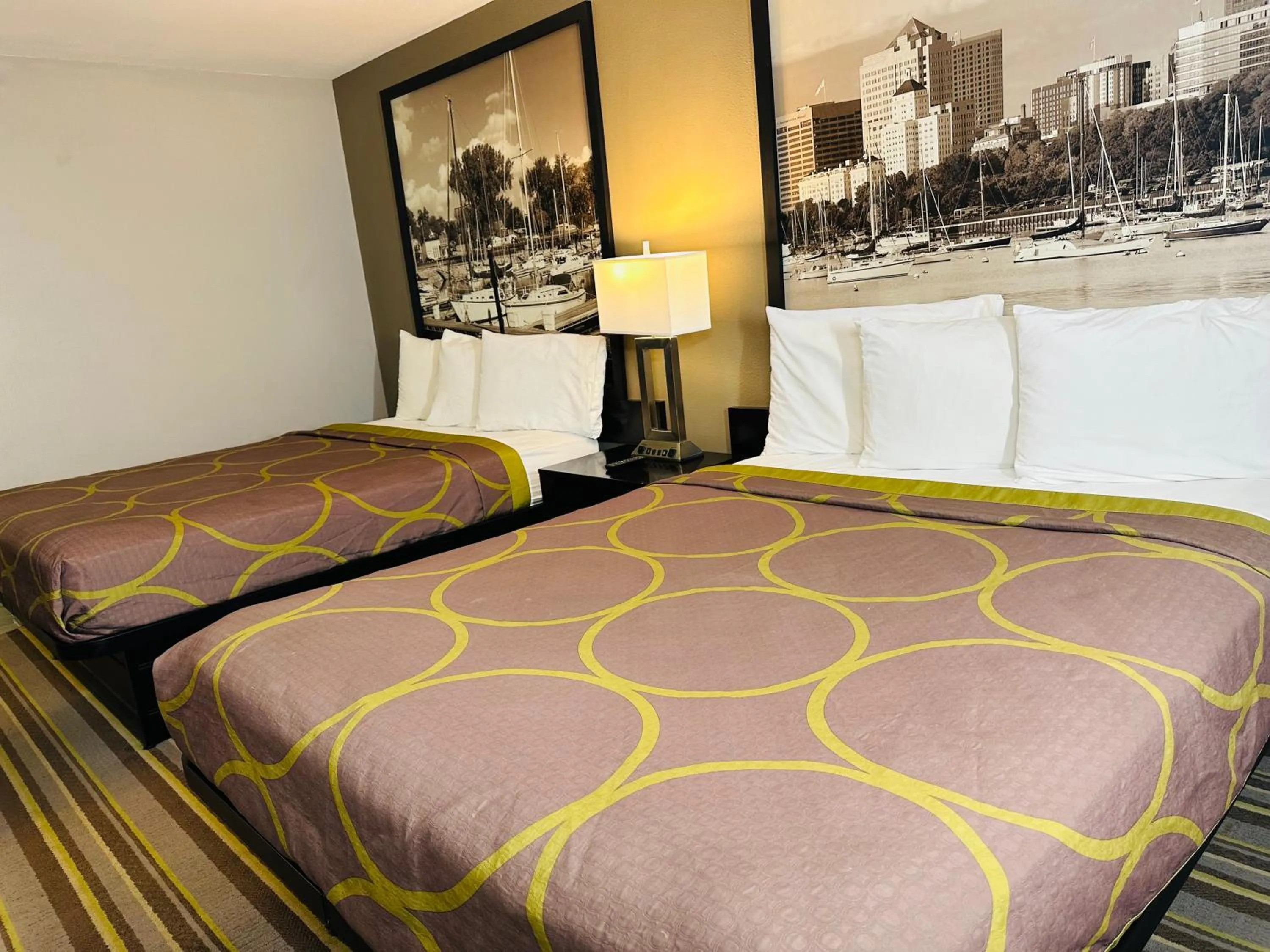 Bed in Super 8 by Wyndham Delavan Near Lake Geneva