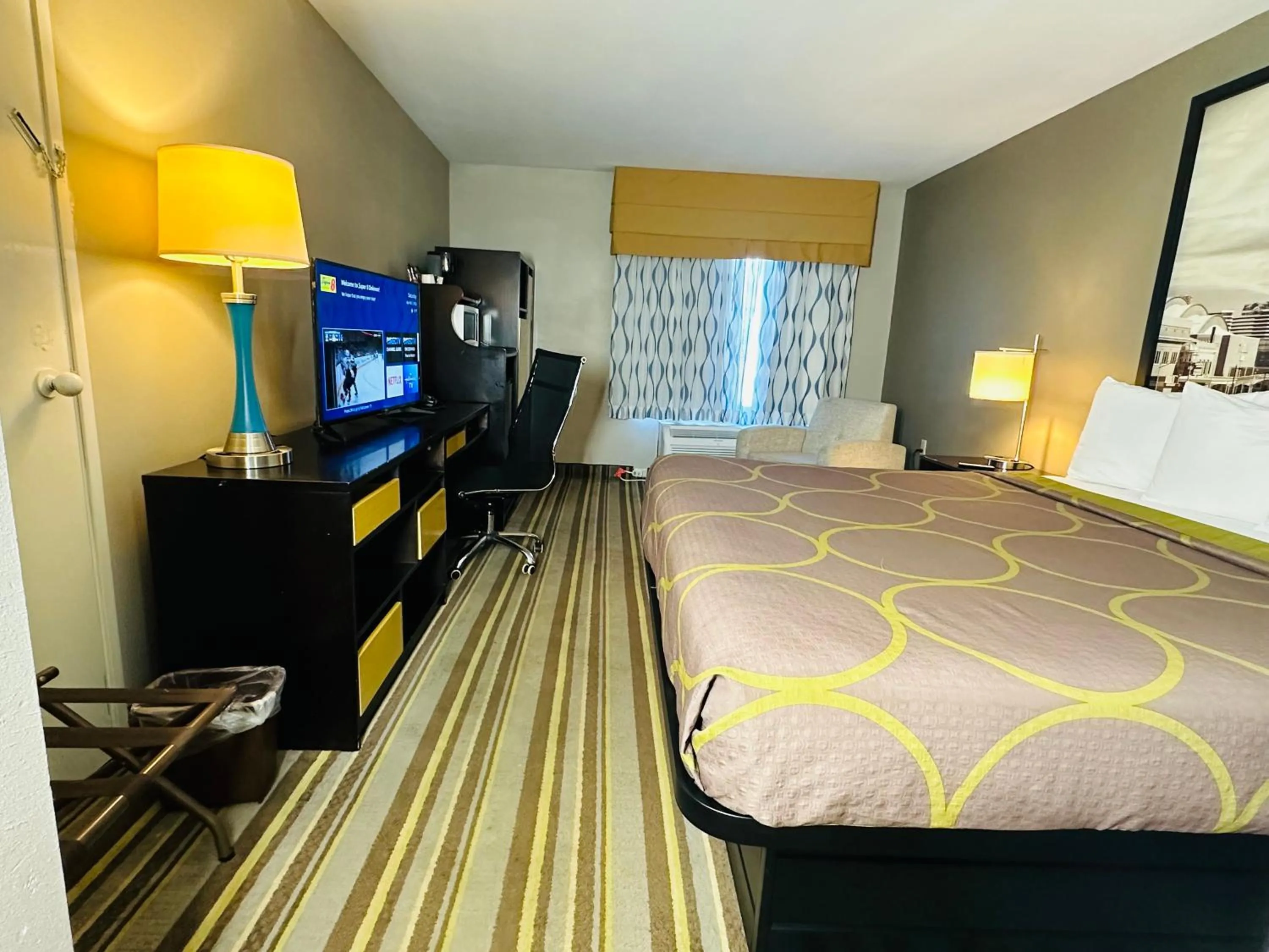 Bed in Super 8 by Wyndham Delavan Near Lake Geneva