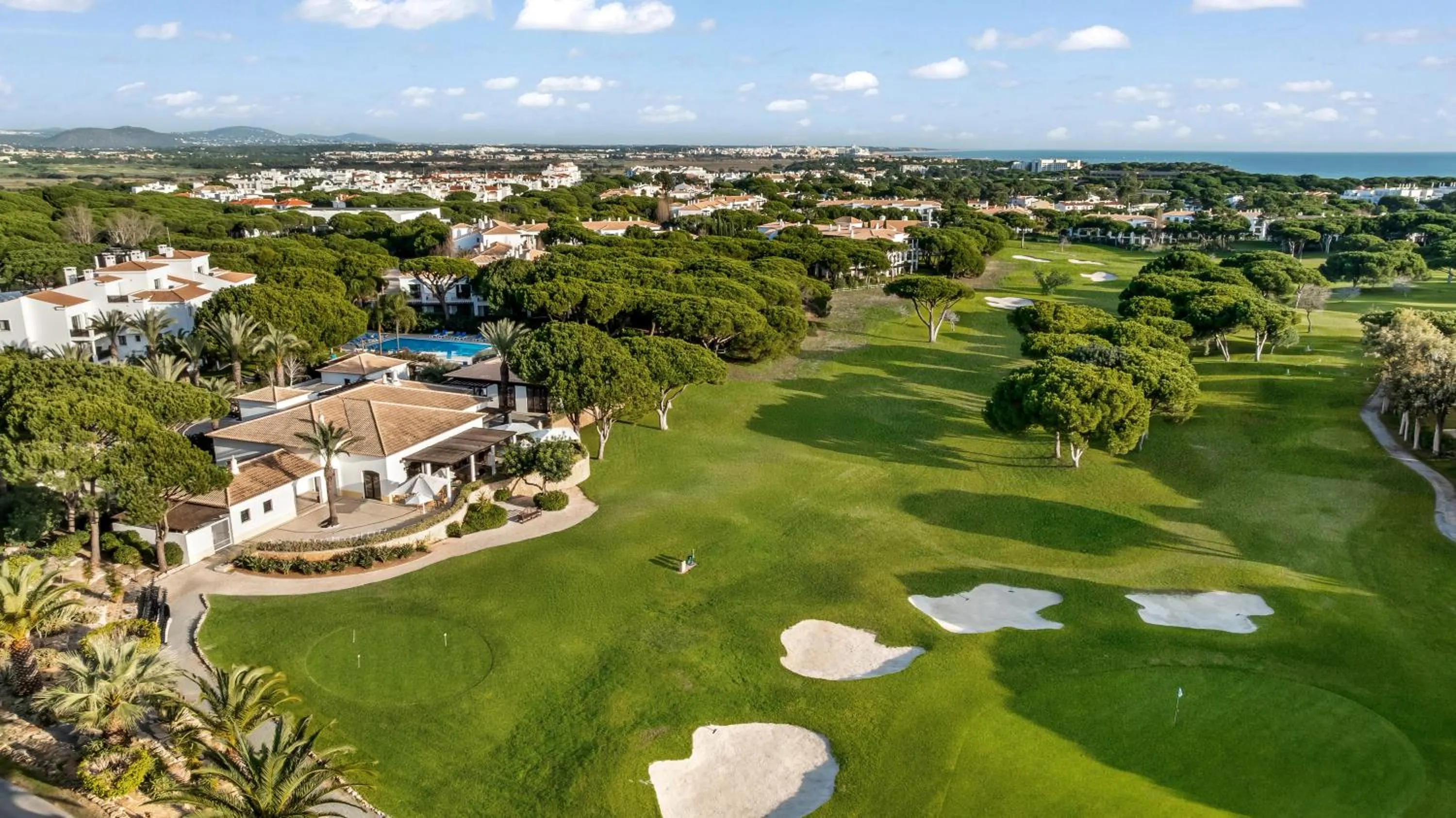 Golfcourse in Pine Cliffs Suites