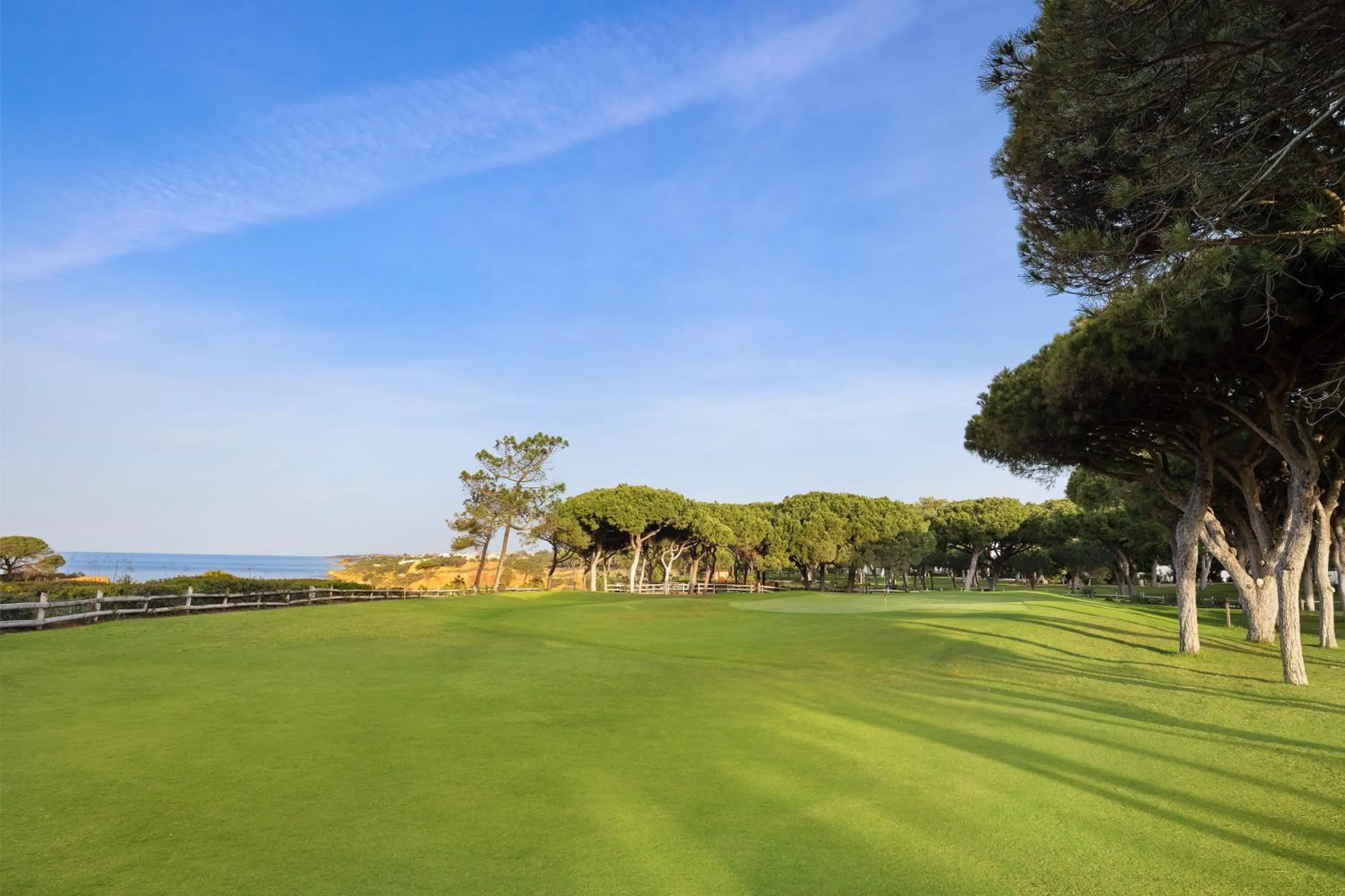 Golfcourse in Pine Cliffs Suites