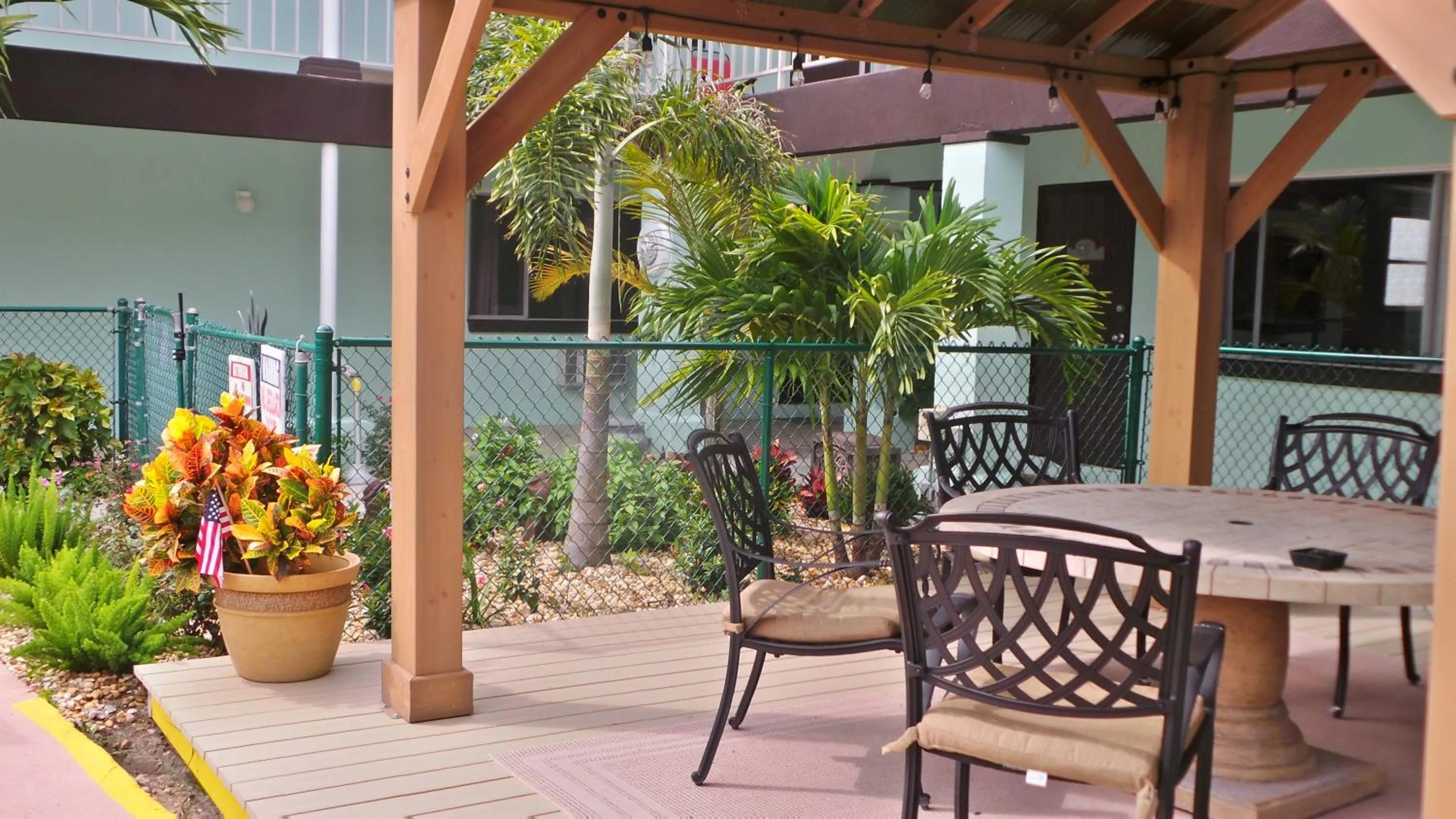 Patio in Island House Resort Hotel