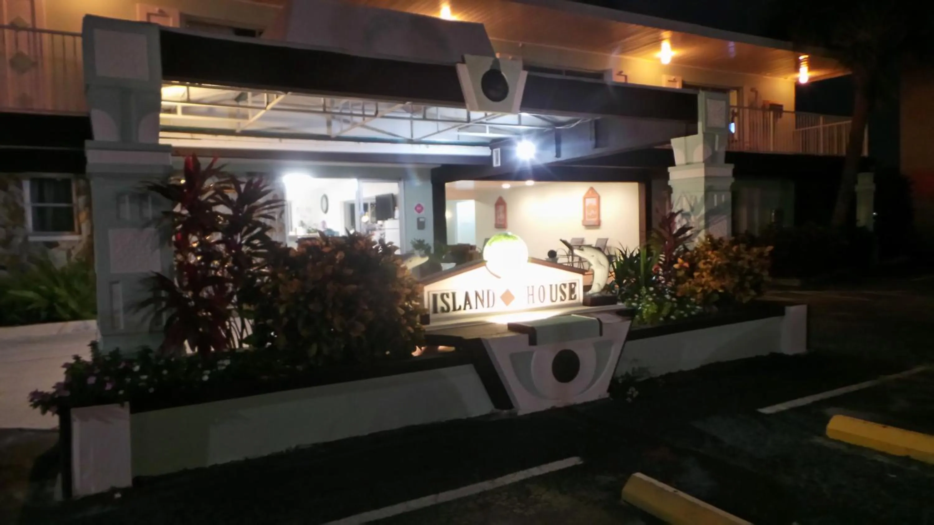 Facade/entrance in Island House Resort Hotel