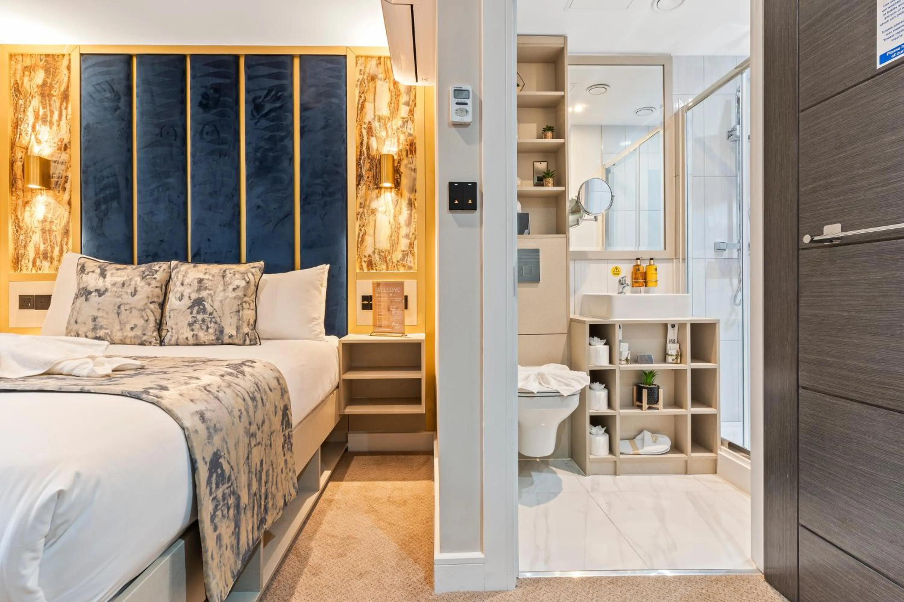 Bed in Hotel Holloway