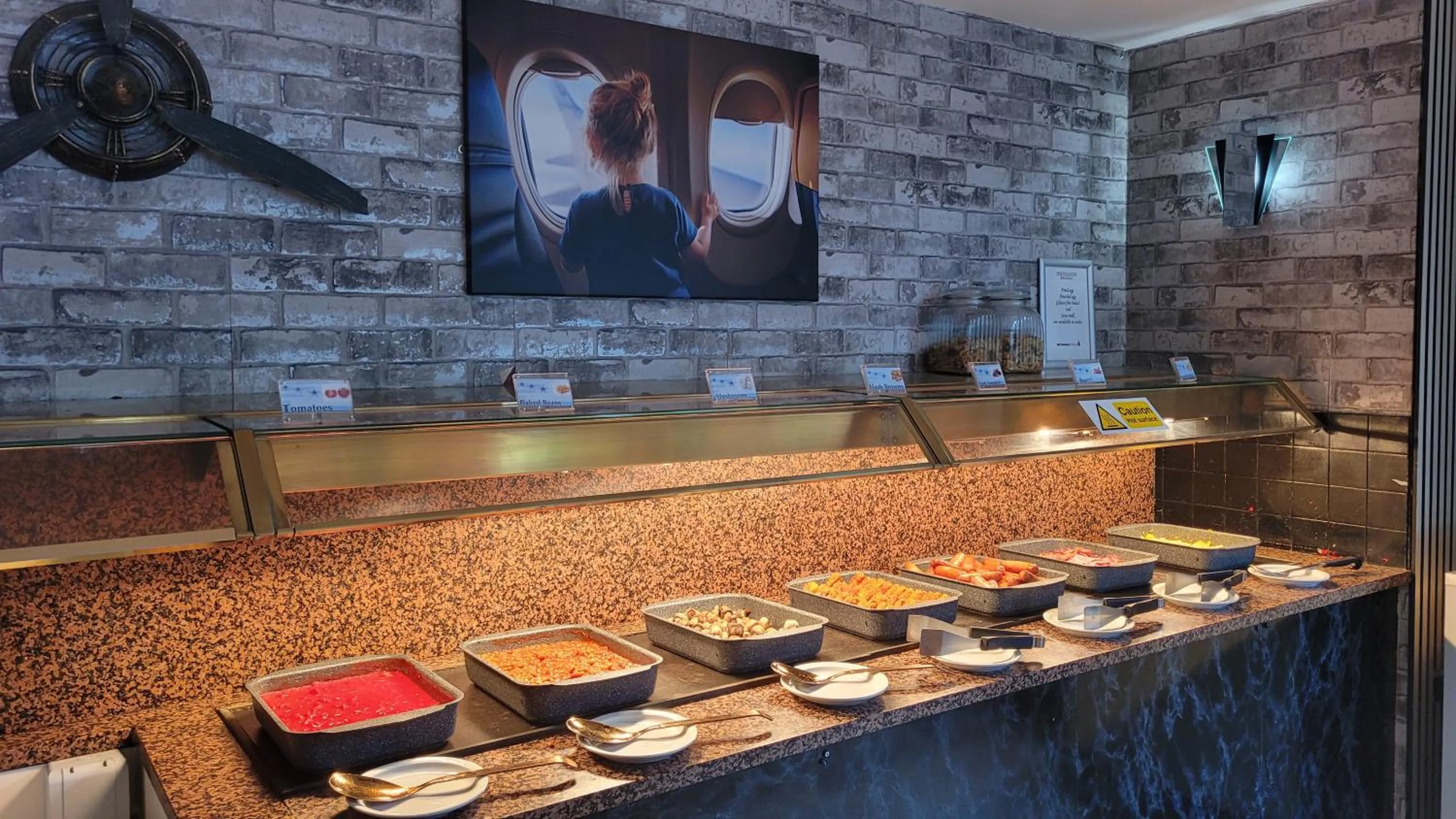 Food and drinks in Airport Hotel Manchester