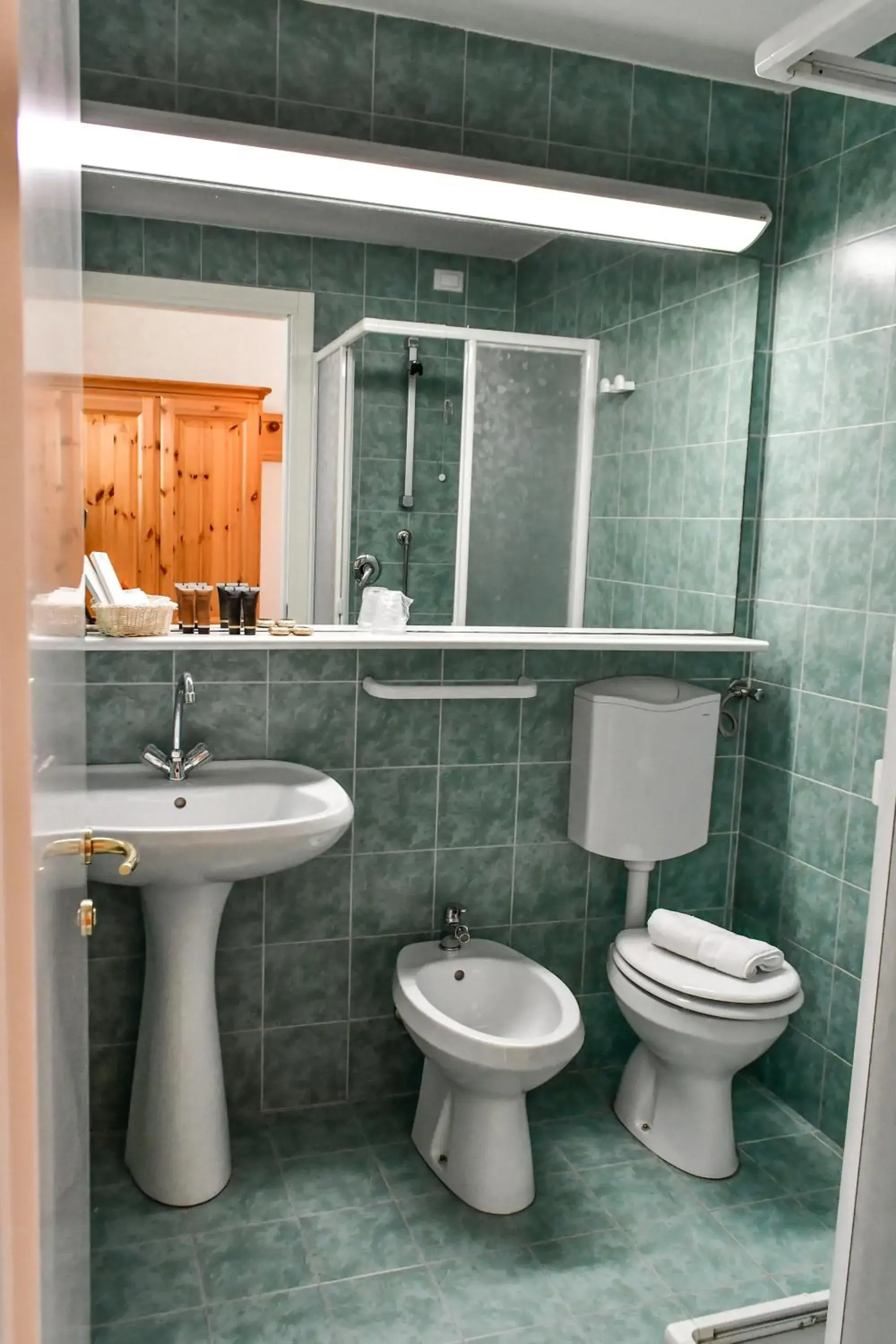 Double or Twin Room with Private Bathroom - single occupancy in Hotel Saisera Double or Twin Room with Private Bathroom - single occupancy in Hotel Saisera