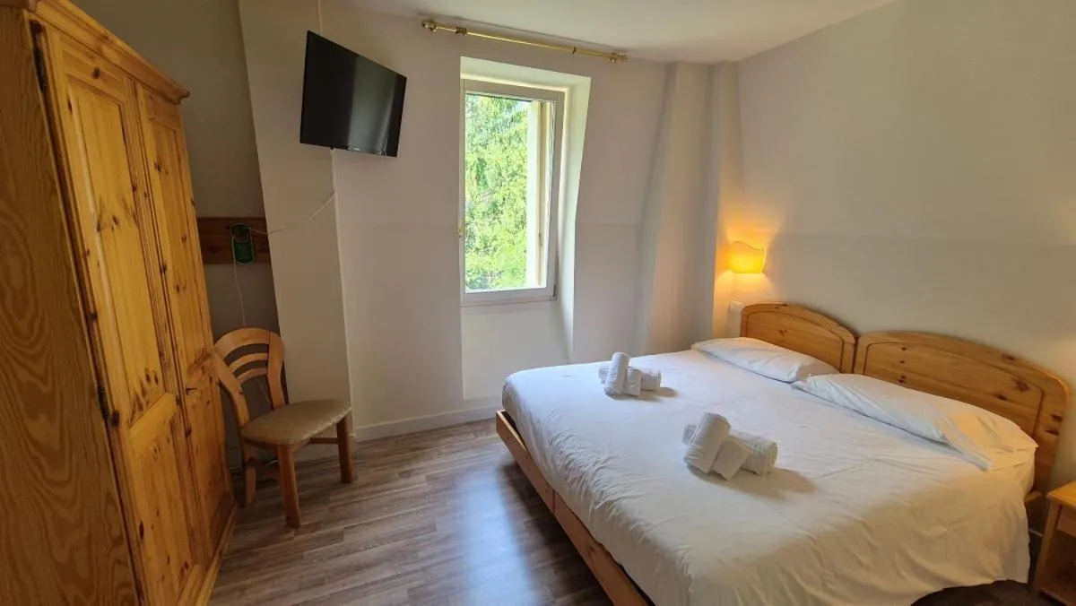 Bed in Hotel Saisera