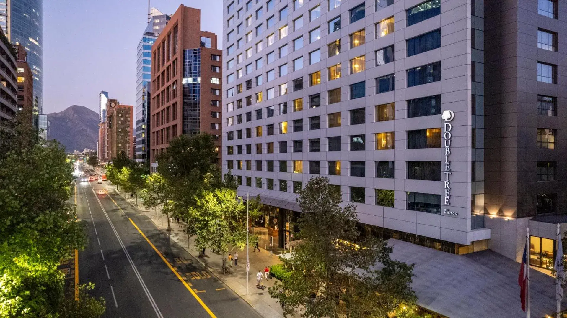 Property building in DoubleTree by Hilton Santiago - Vitacura Property building in DoubleTree by Hilton Santiago - Vitacura
