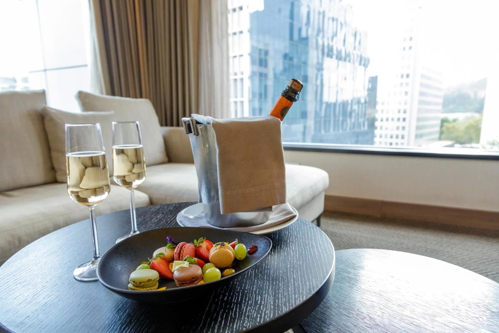 Living room in DoubleTree by Hilton Santiago - Vitacura